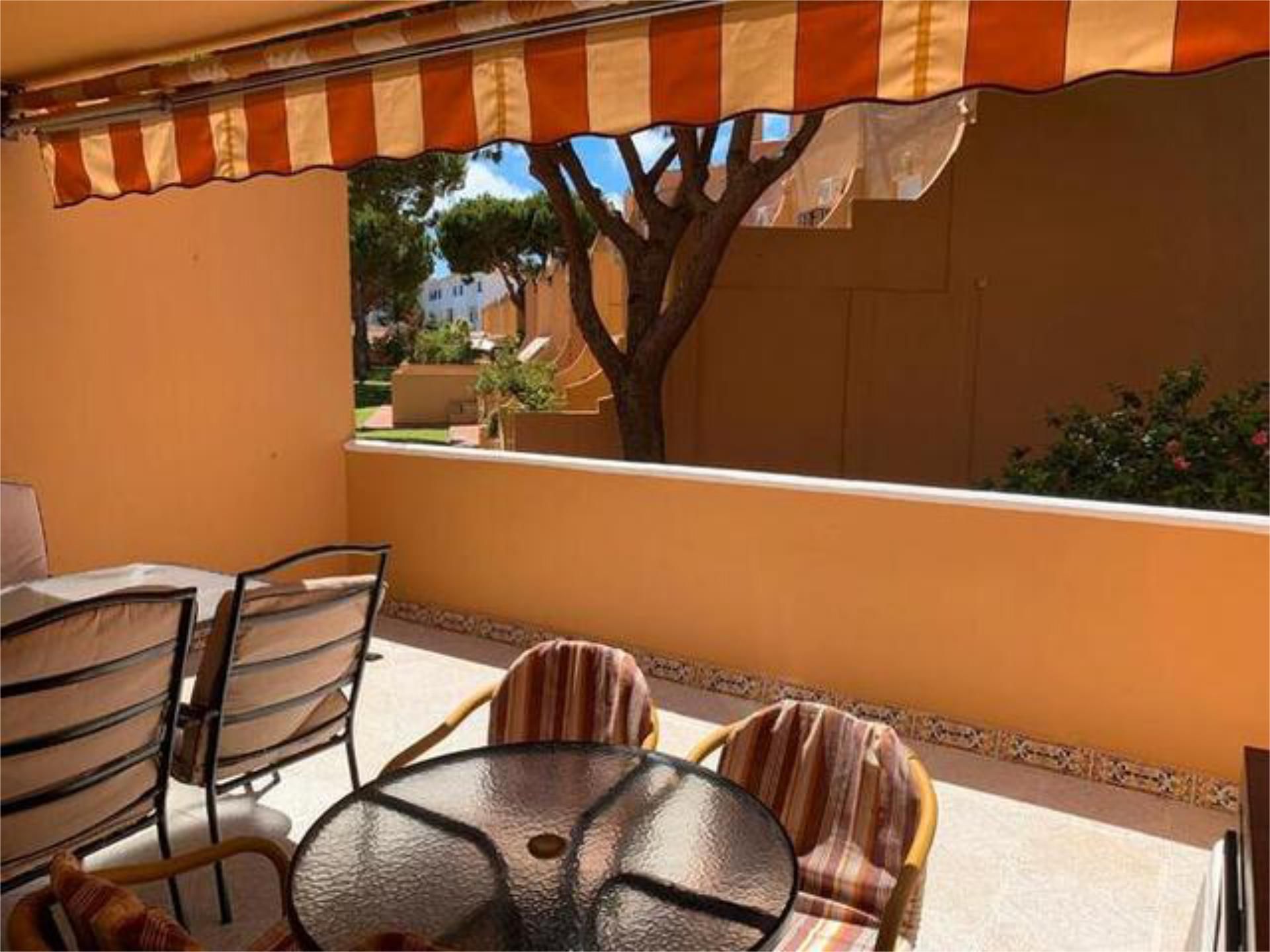 Terrassa de Apartament de lloguer en Chiclana de la Frontera amb Jardí privat, Terrassa i Piscina