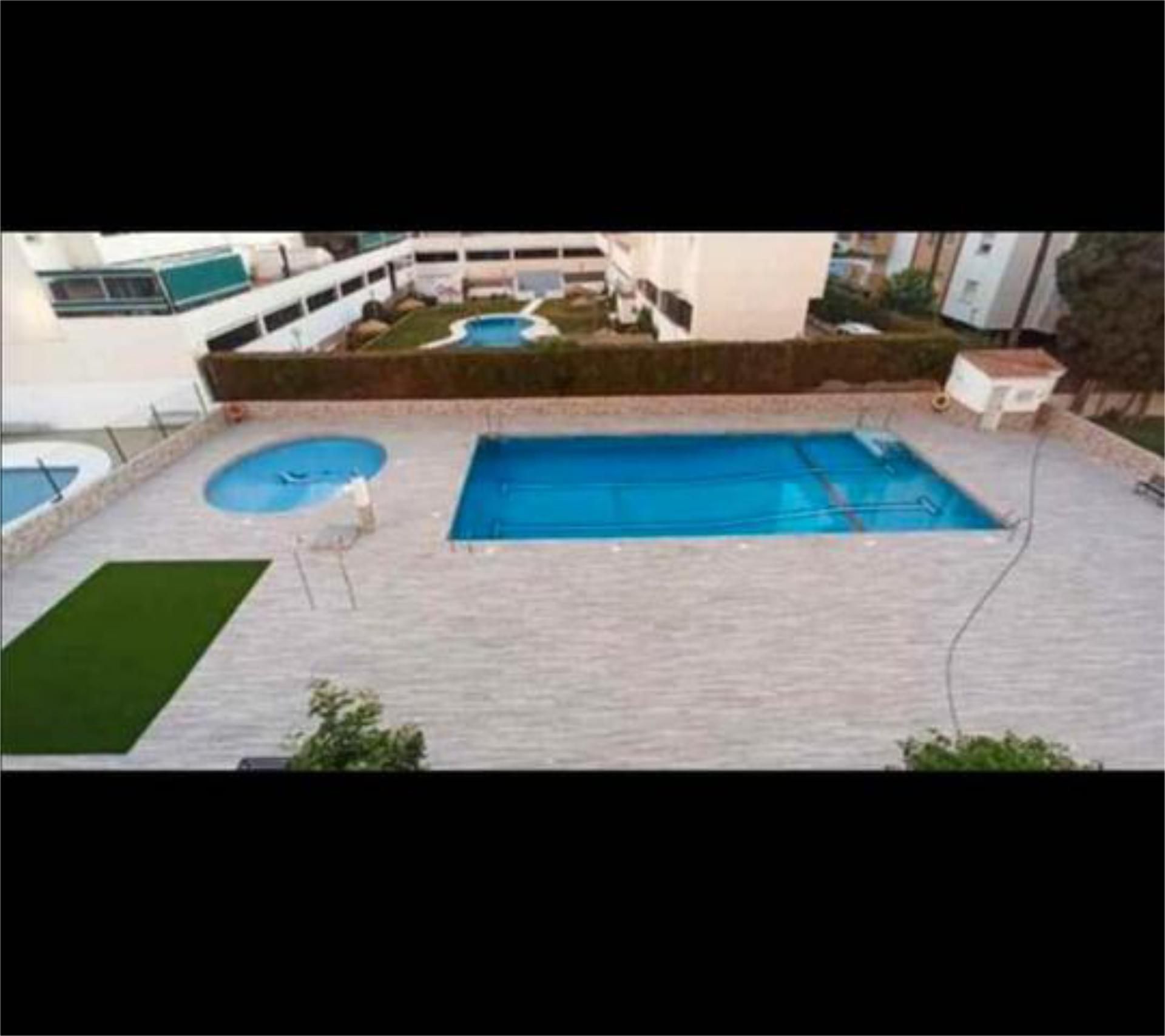 Piscina de Pis de lloguer en Vélez-Málaga amb Calefacció, Jardí privat i Terrassa