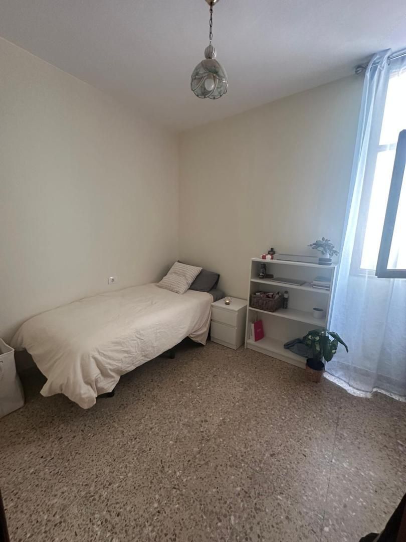 Bedroom of Flat to share in  Santa Cruz de Tenerife Capital  with Furnished