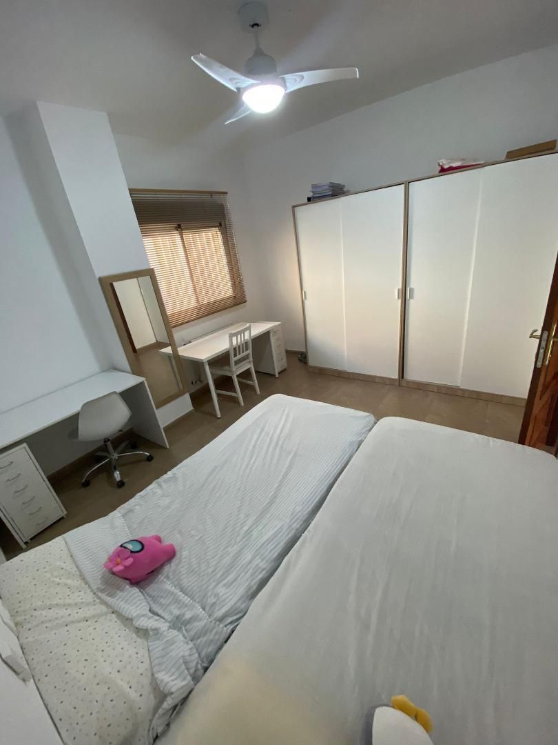 Flat to share in Carrer Verge del Pilar, 29, Centre - Zona Alta