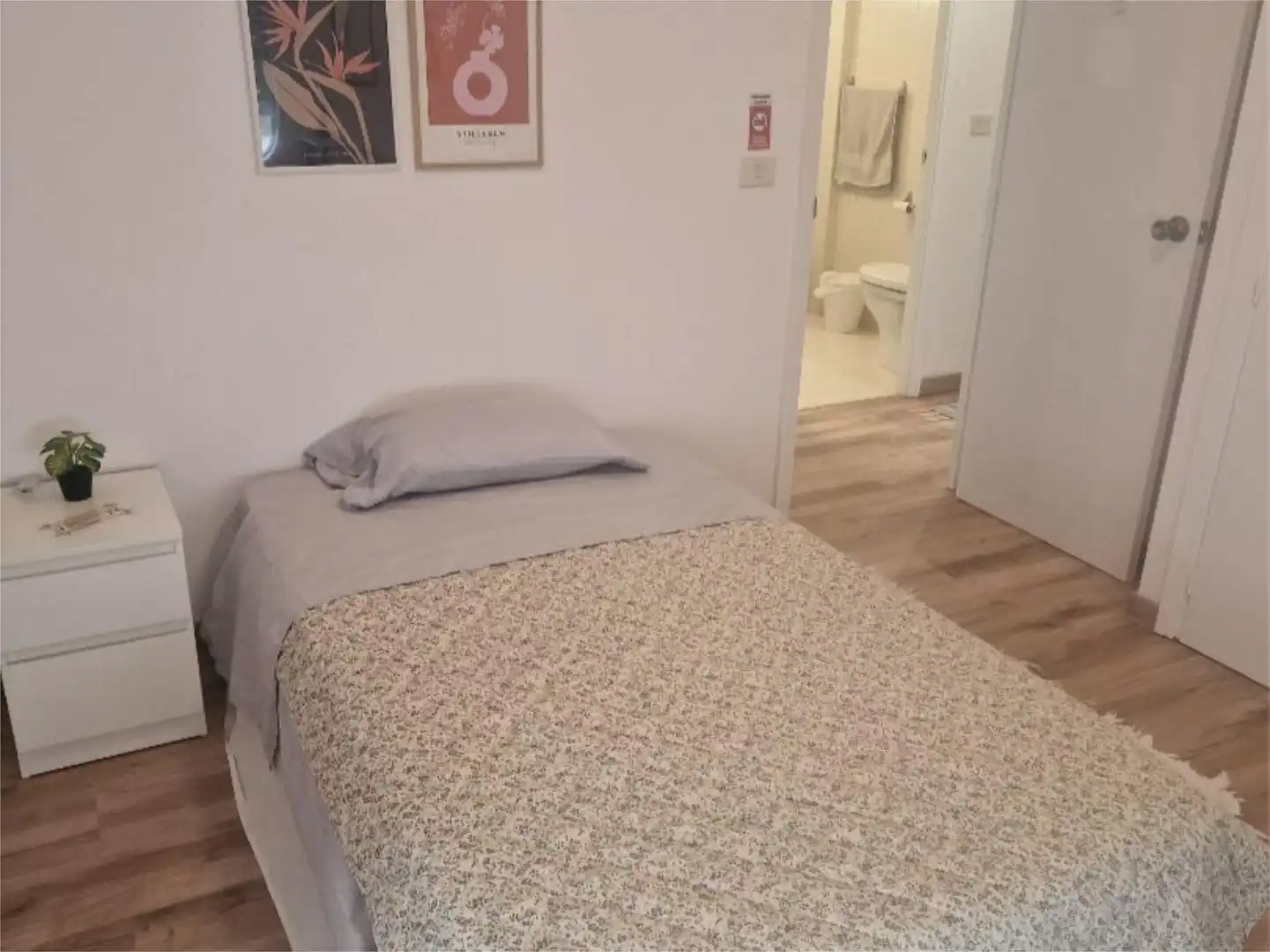 Dormitori de Pis per a compartir en Pontevedra Capital  amb Calefacció, Parquet i Traster