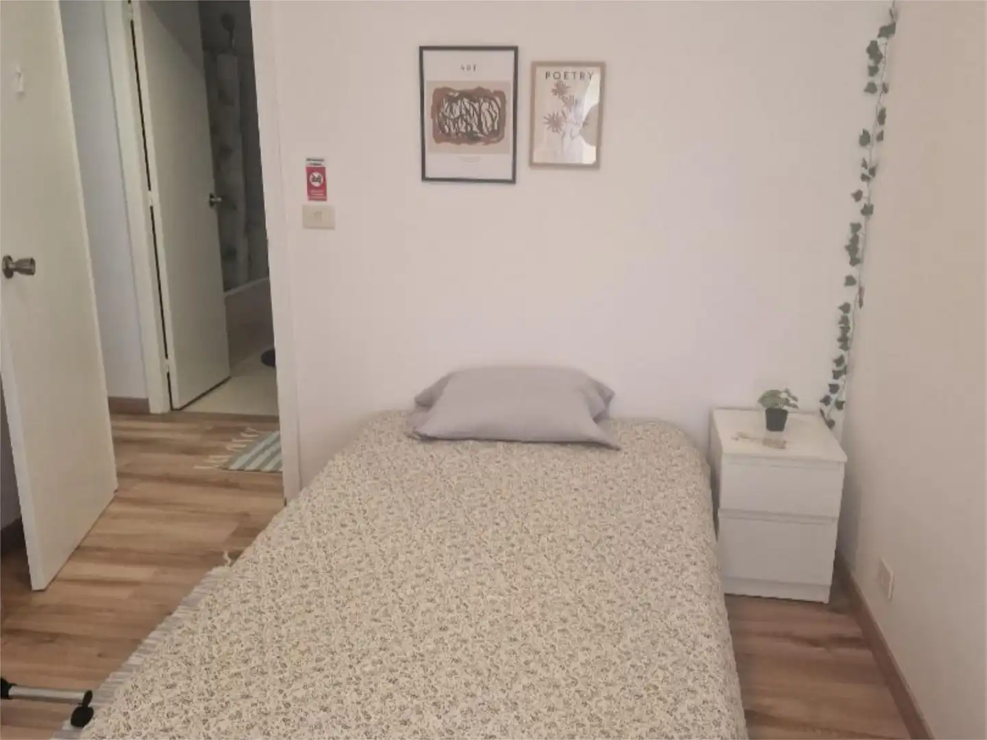 Dormitori de Pis per a compartir en Pontevedra Capital  amb Calefacció, Parquet i Traster
