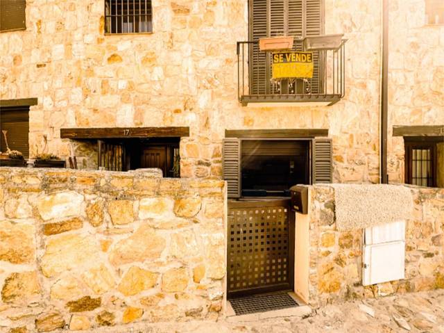 Piso en Venta en Calle de la Iglesia, 17 en Puentes Viejas