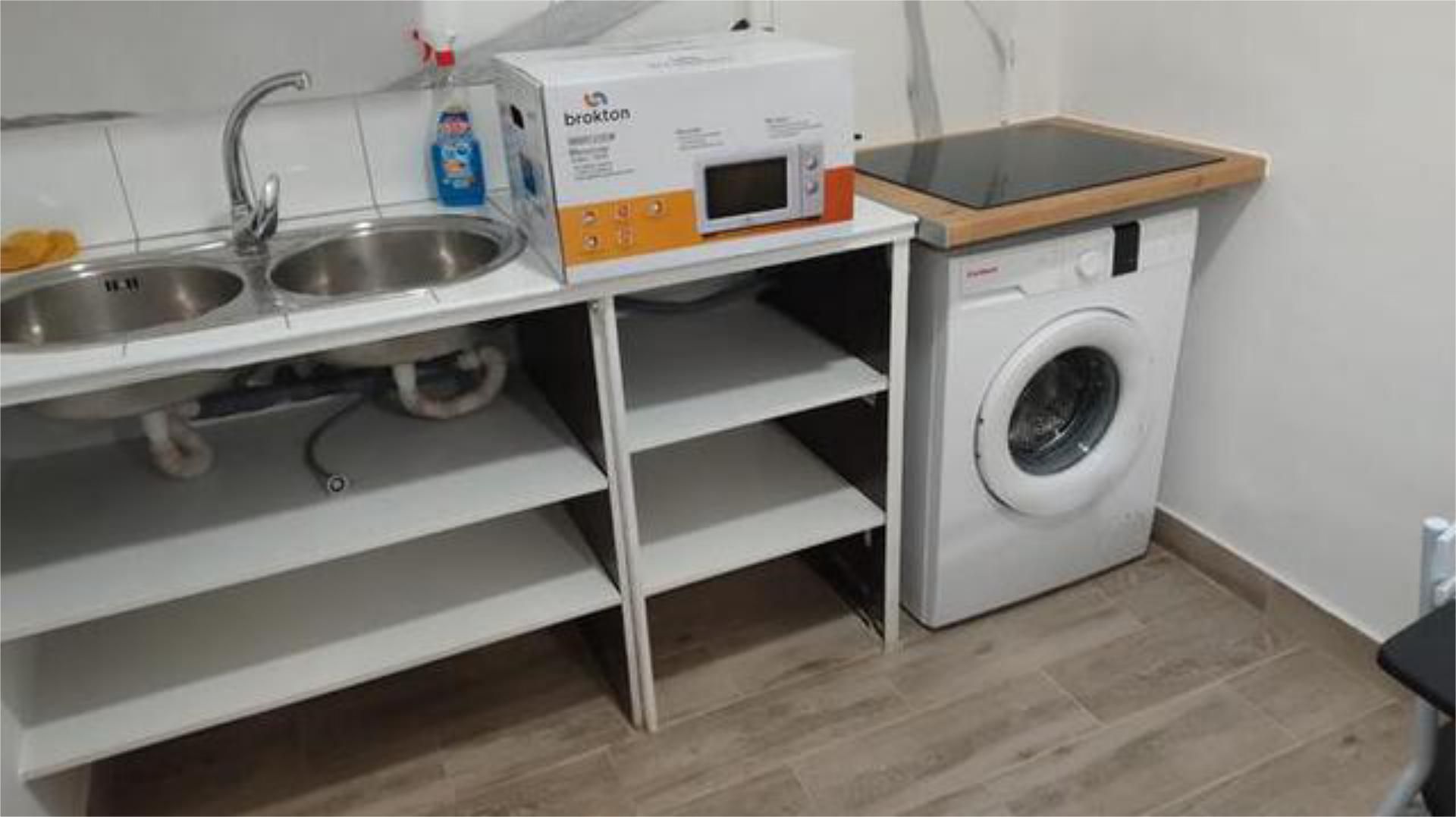 Cuina de Pis de lloguer en Torremolinos amb Moblat