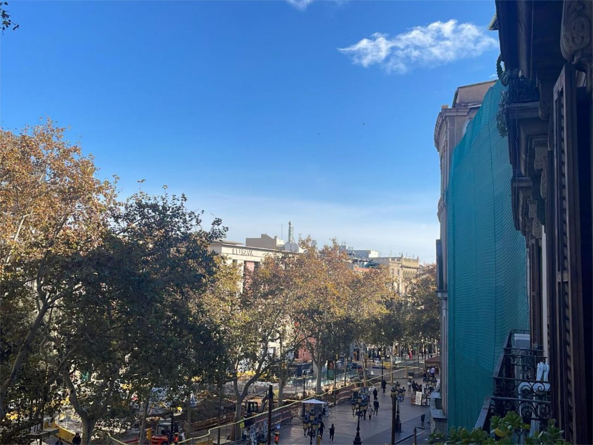 Exterior view of Apartment to rent in  Barcelona Capital  with Air Conditioner and Balcony