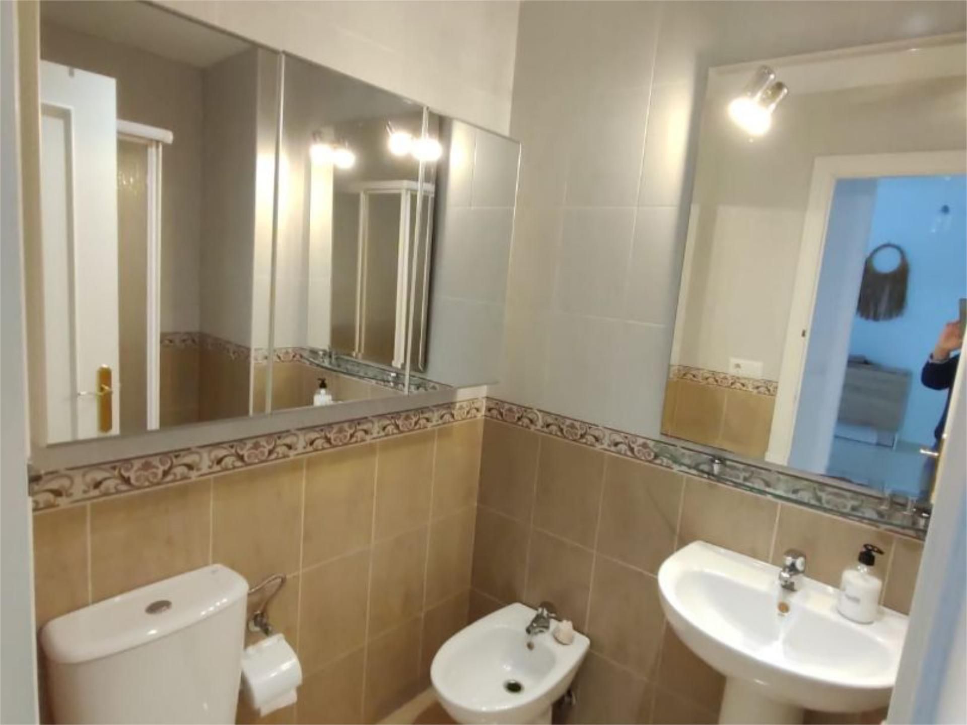 Bathroom of Flat to rent in Sanlúcar de Barrameda  with Air Conditioner, Heating and Furnished