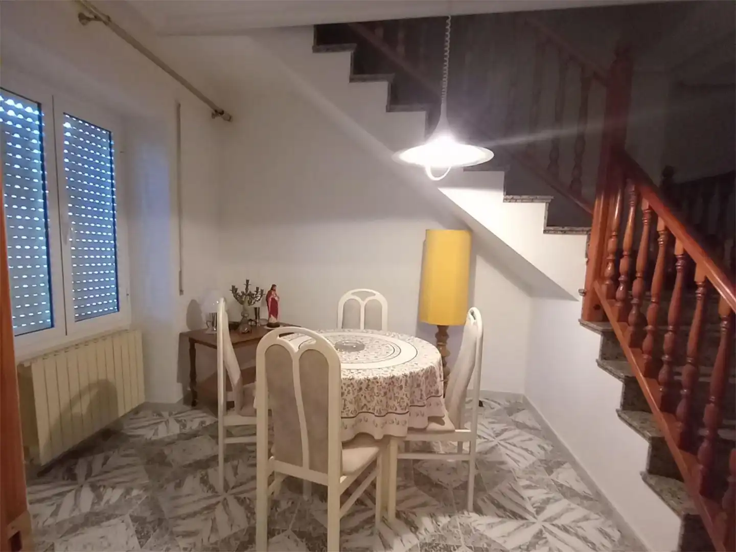 Casa adosada en venta en Avenida de la Constitución, 2, Zorita Comedor de Casa adosada en venta en Zorita con Calefacción, Trastero y Amueblado