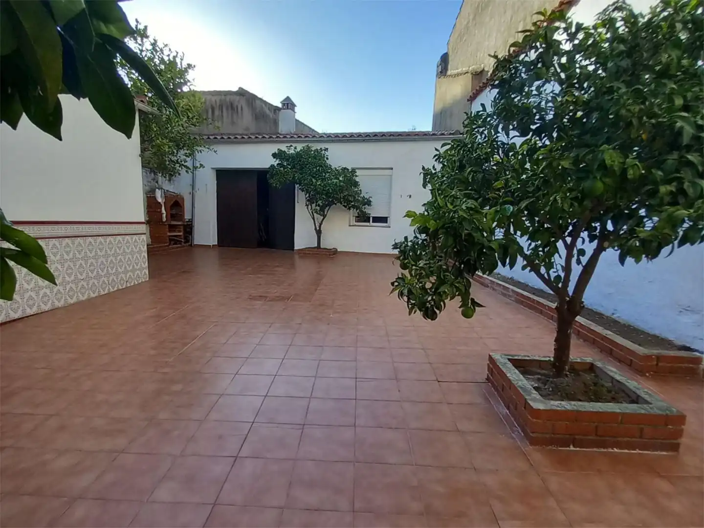 Casa adosada en venta en Avenida de la Constitución, 2, Zorita Vista exterior de Casa adosada en venta en Zorita con Calefacción, Trastero y Amueblado