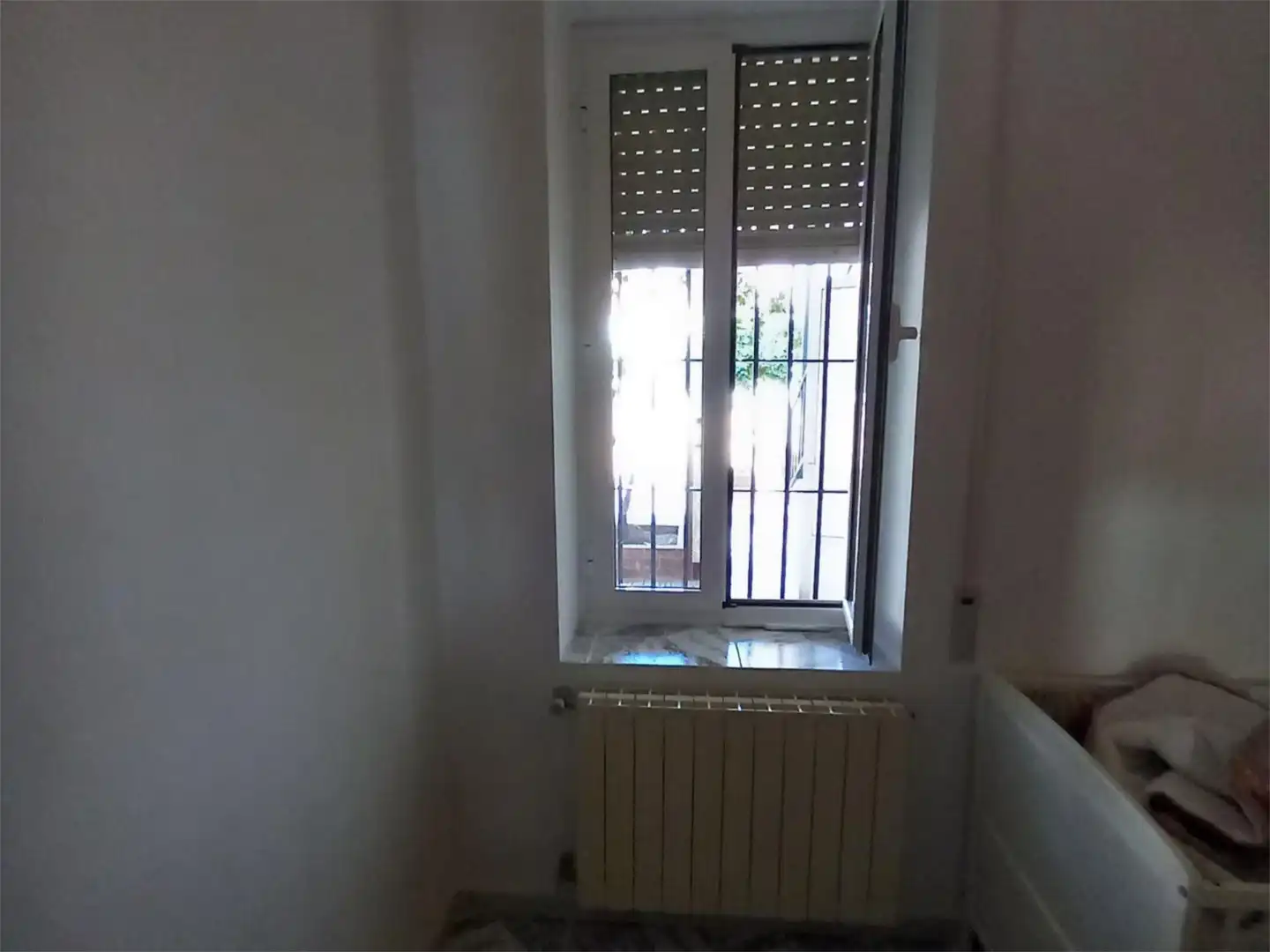 Casa adosada en venta en Avenida de la Constitución, 2, Zorita Habitación de Casa adosada en venta en Zorita con Calefacción, Trastero y Amueblado