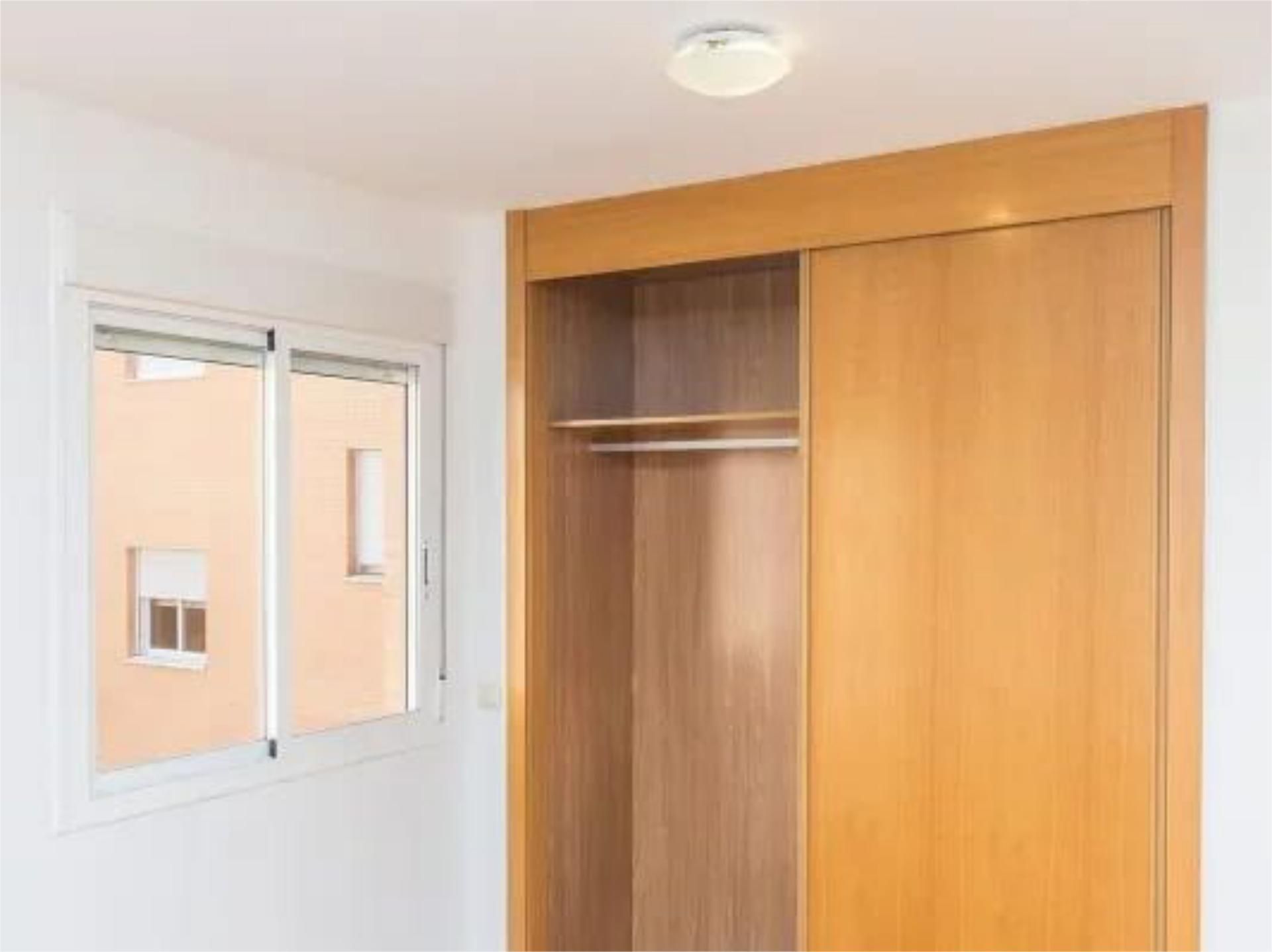 Dormitori de Pis de lloguer en  Madrid Capital amb Aire condicionat i Piscina
