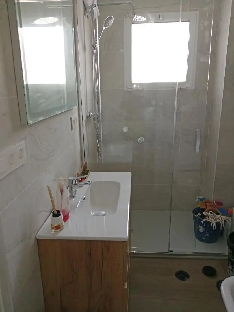 Room in Avinguda de la Llibertat, 55, Norte