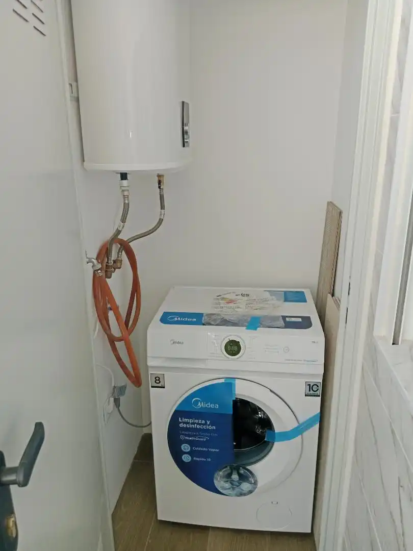 Room in Avinguda de la Llibertat, 55, Norte