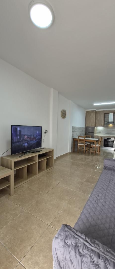 Sala d'estar de Pis de lloguer en Granadilla de Abona amb Balcó