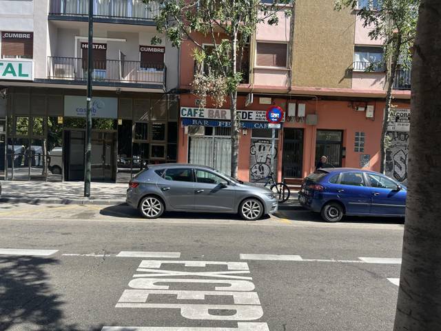 Local comercial en Alquiler en Avenida de Cataluña, 22 en Barrio Jesús