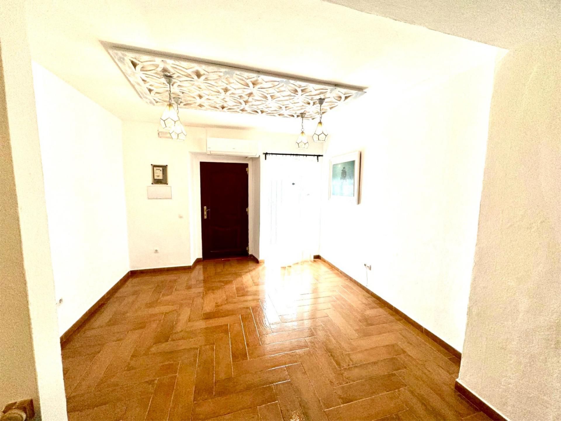 Flat for sale in Algar  with Air Conditioner