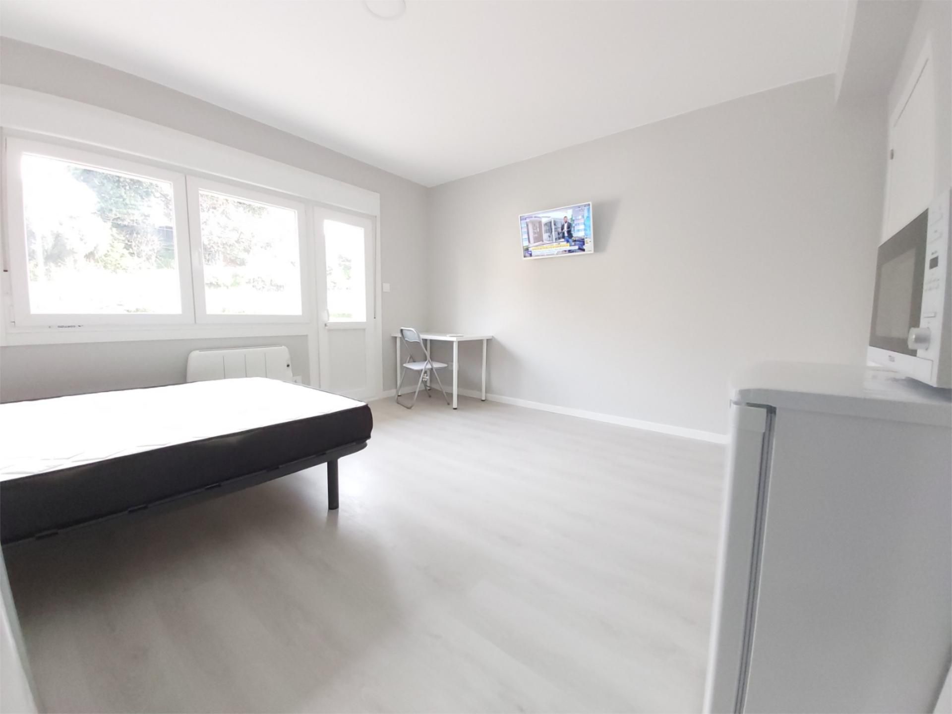 Bedroom of Flat to share in Oleiros  with Heating, Parquet flooring and Terrace
