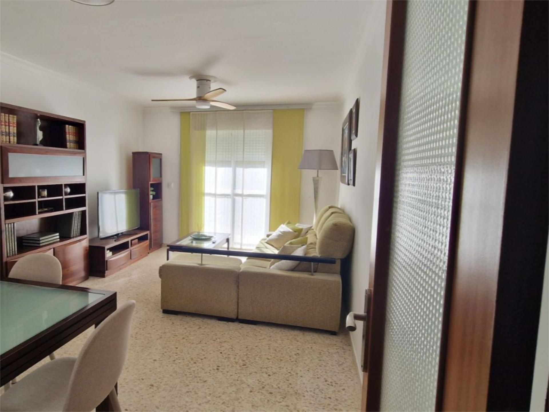 Sala de estar de Piso de alquiler en Puerto Real con Amueblado y Balcón