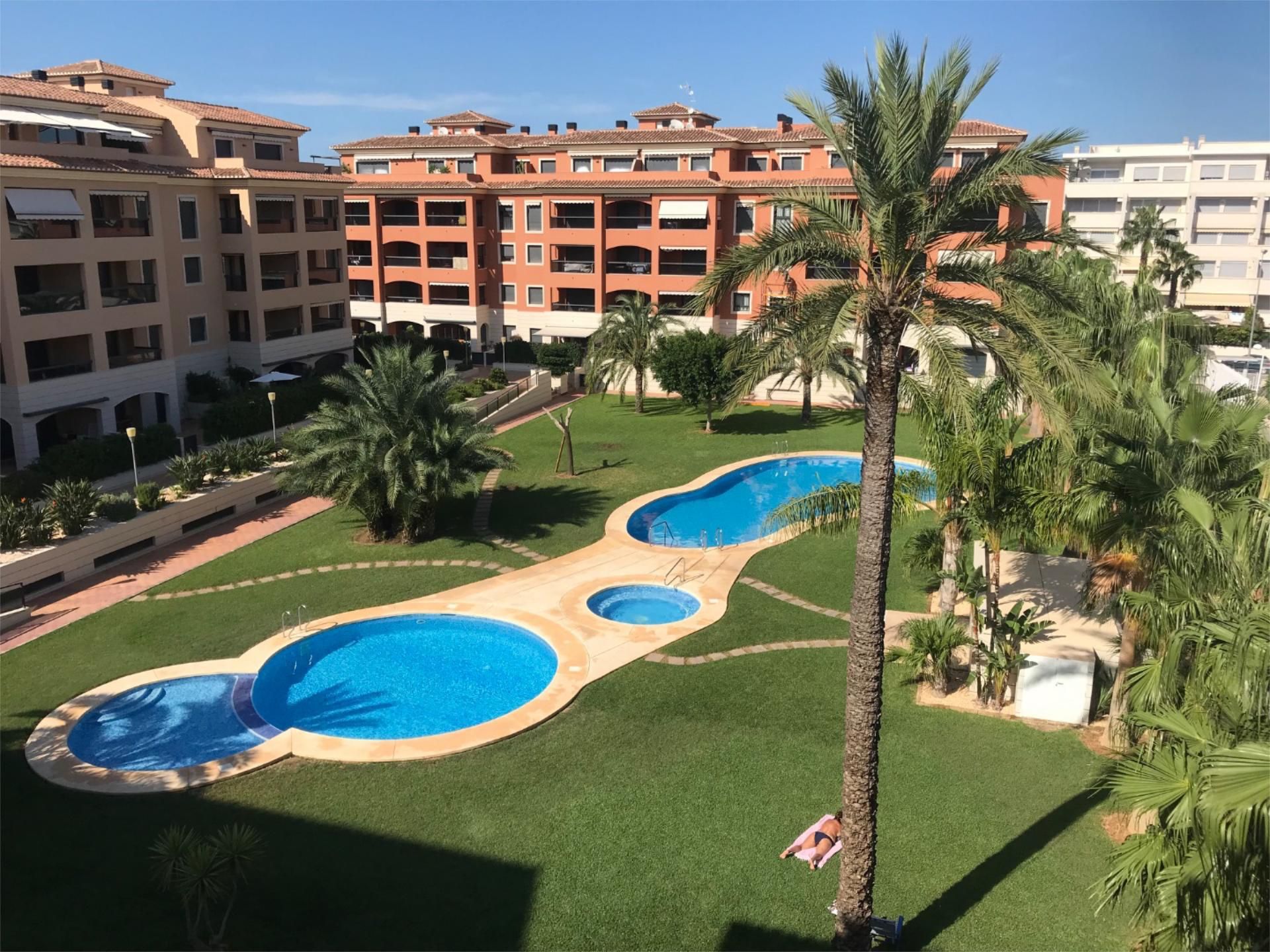 Jardí de Pis en venda en Dénia amb Aire condicionat, Terrassa i Piscina