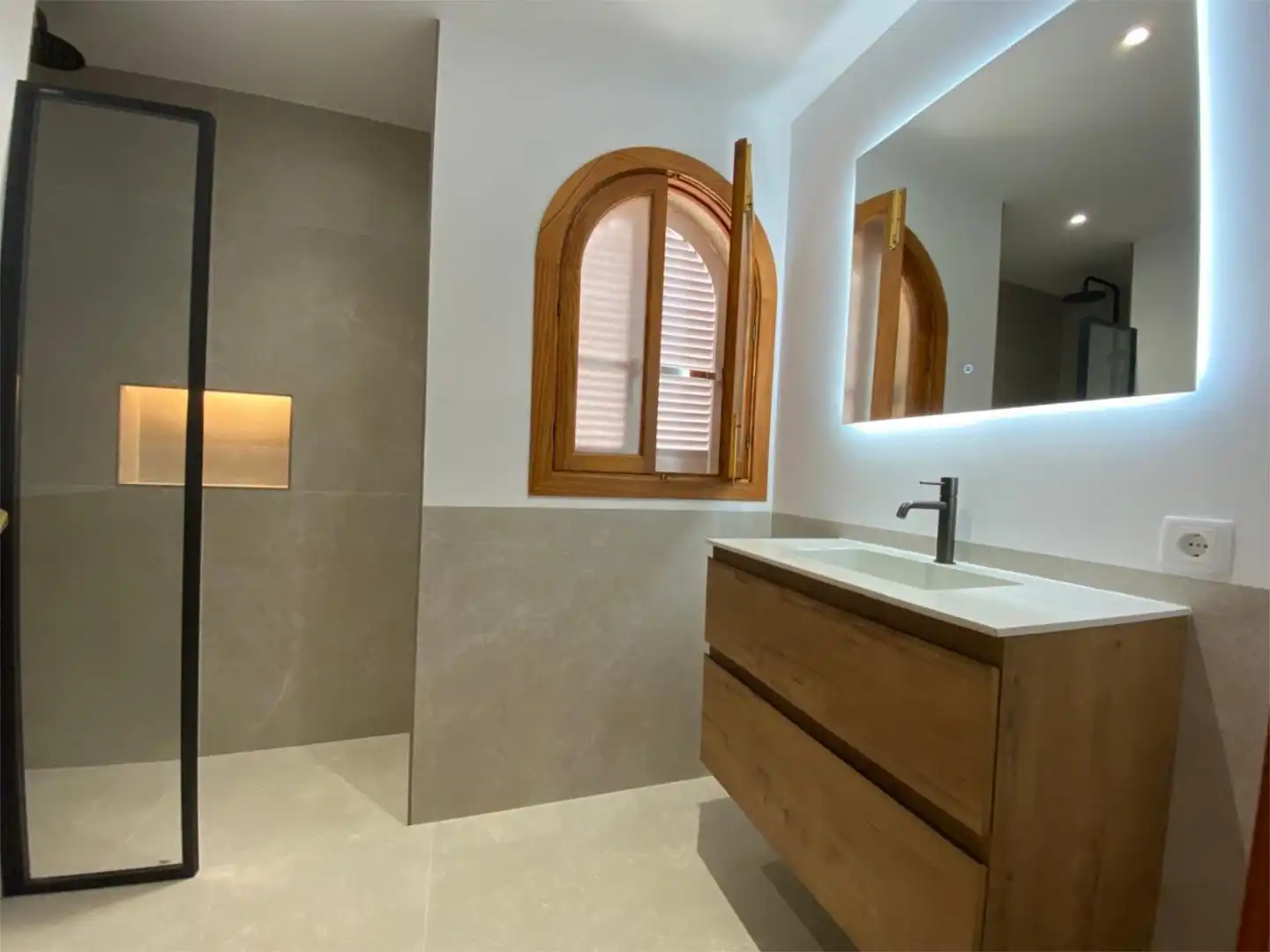 Flat for rent in Carrer el Castell d'en Catoi, 7, Sa Ràpita - Ses Covetes Bathroom of Flat for rent in Campos with Air Conditioner, Heating and Private garden
