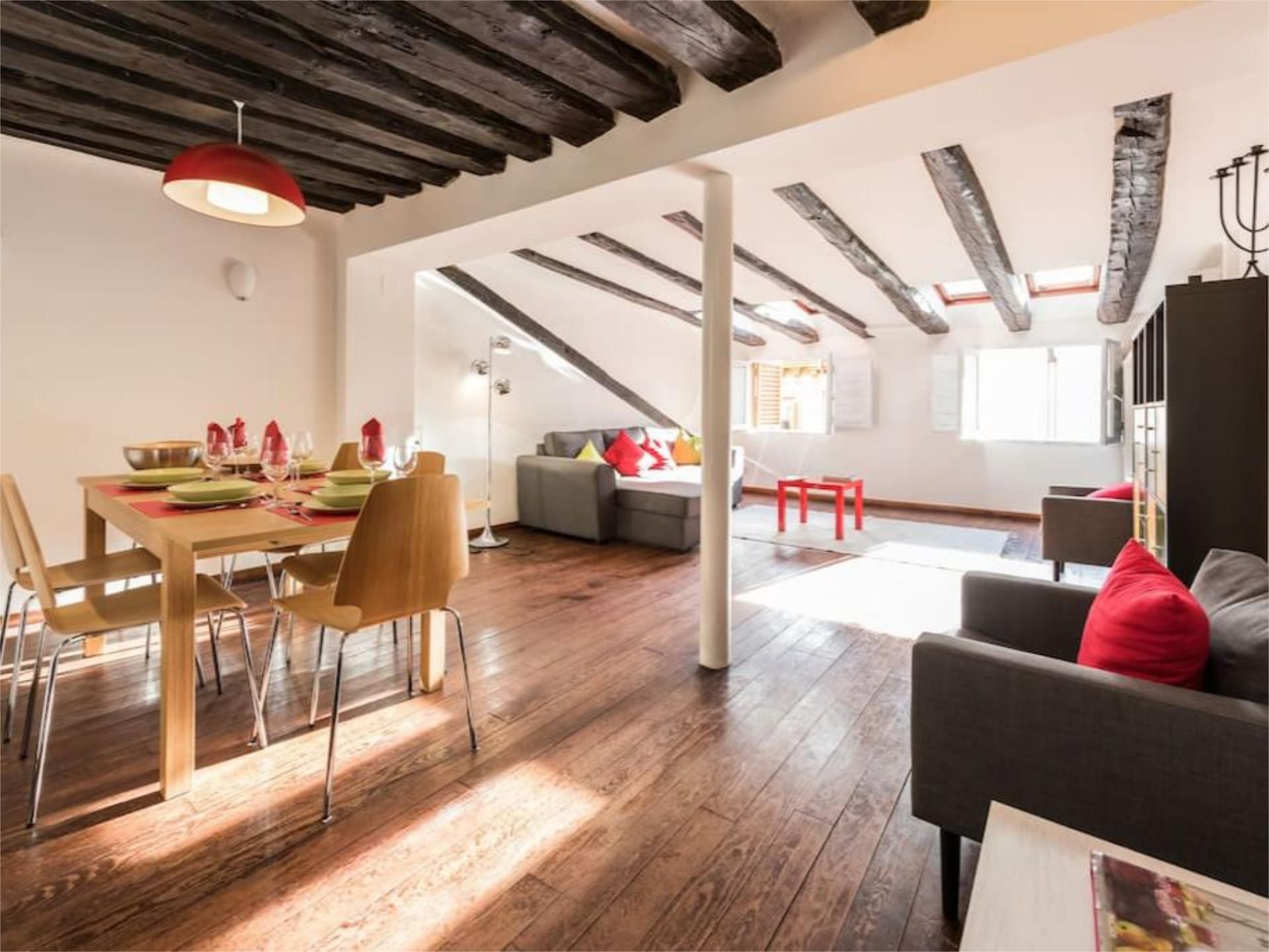 Sala d'estar de Àtic de lloguer en  Madrid Capital amb Aire condicionat i Terrassa