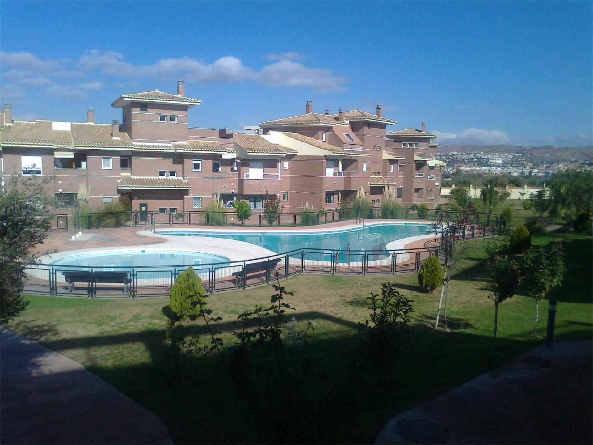 Piscina de Pis en venda en  Granada Capital amb Aire condicionat, Terrassa i Piscina
