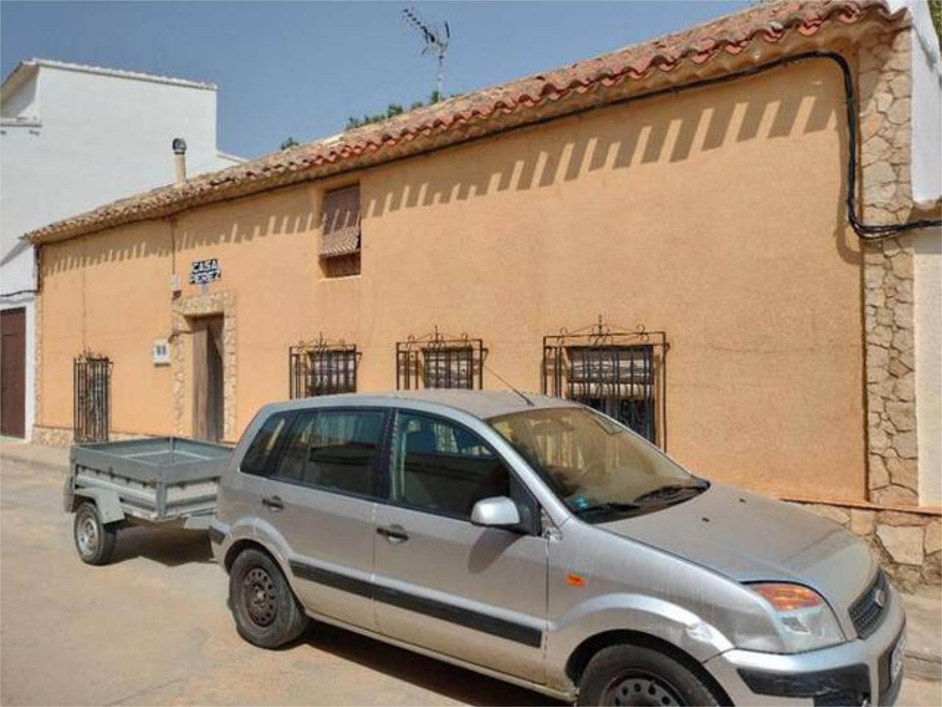 Exterior view of House or chalet for sale in Villagarcía del Llano  with Terrace, Storage room and Furnished