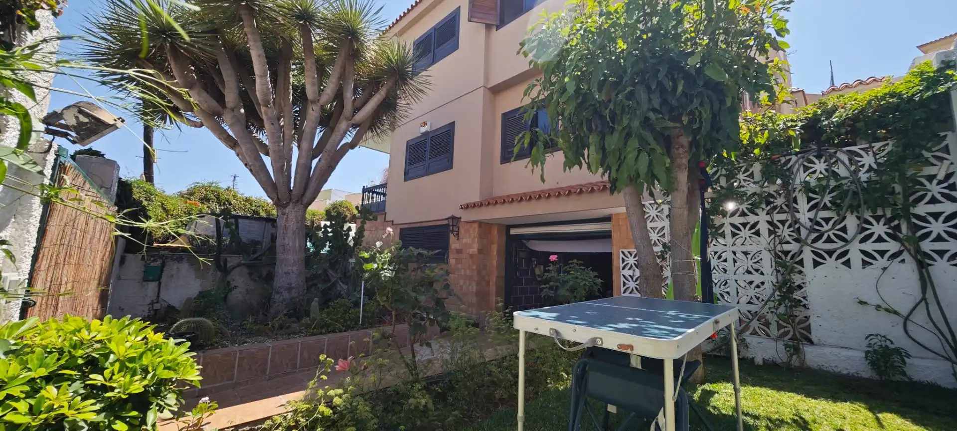 Exterior view of Flat for share in Santa Cruz de Tenerife  with Private garden, Terrace and Storage room