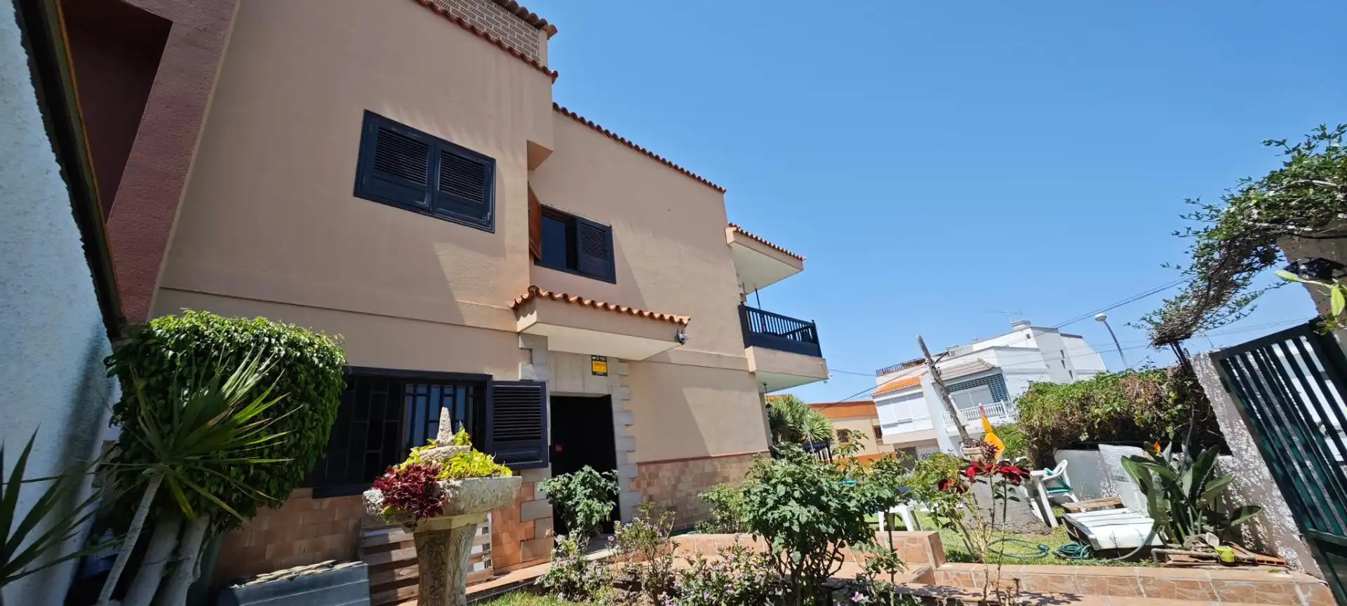 Exterior view of Flat for share in Santa Cruz de Tenerife  with Private garden, Terrace and Storage room