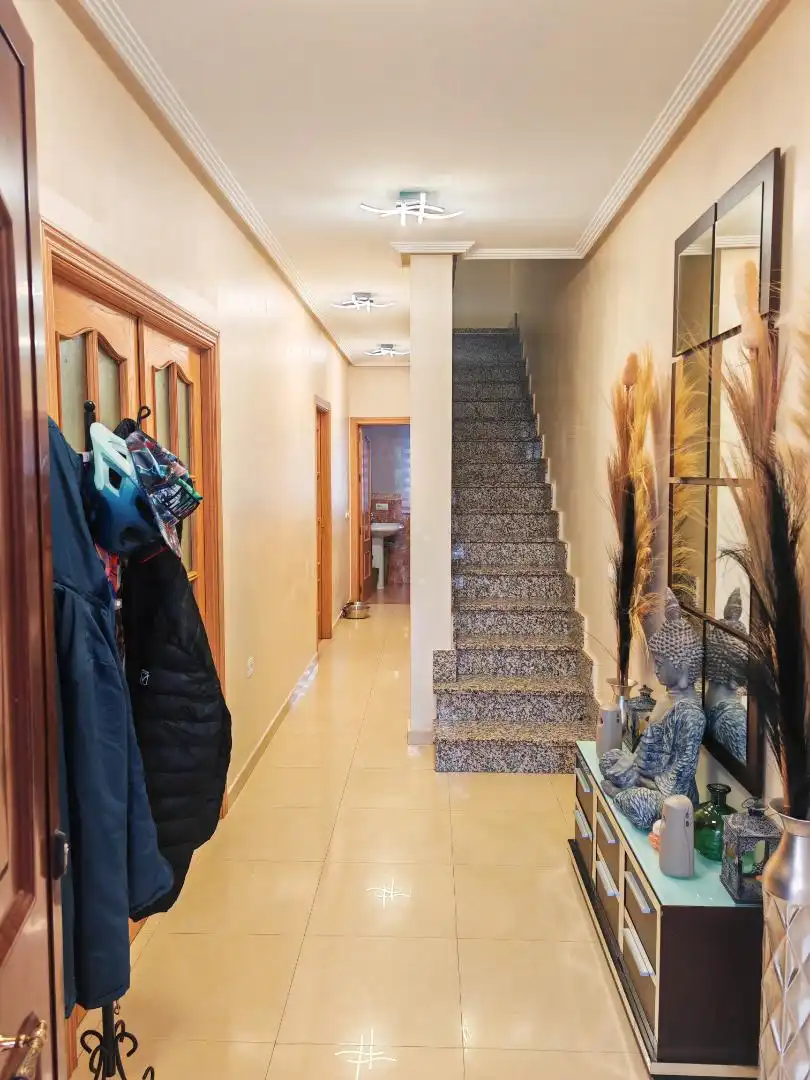 Casa adosada en venta en Calle Independencia, 24, Santa Cruz de Mudela Casa adosada en venta en Santa Cruz de Mudela con Aire acondicionado, Calefacción y Amueblado