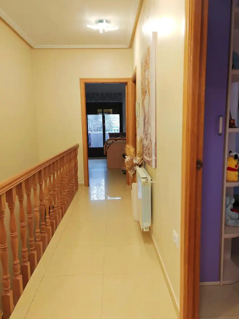 Casa adosada en venta en Calle Independencia, 24, Santa Cruz de Mudela Casa adosada en venta en Santa Cruz de Mudela con Aire acondicionado, Calefacción y Amueblado