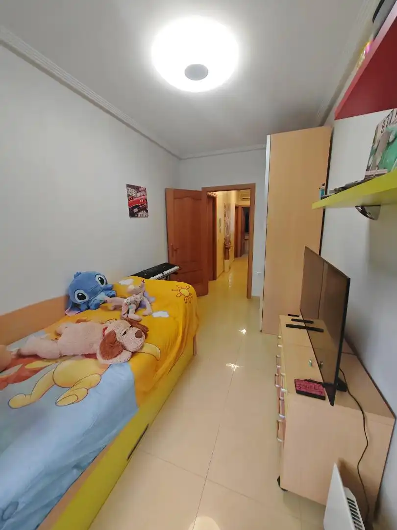 Casa adosada en venta en Calle Independencia, 24, Santa Cruz de Mudela Habitación de Casa adosada en venta en Santa Cruz de Mudela con Aire acondicionado, Calefacción y Amueblado