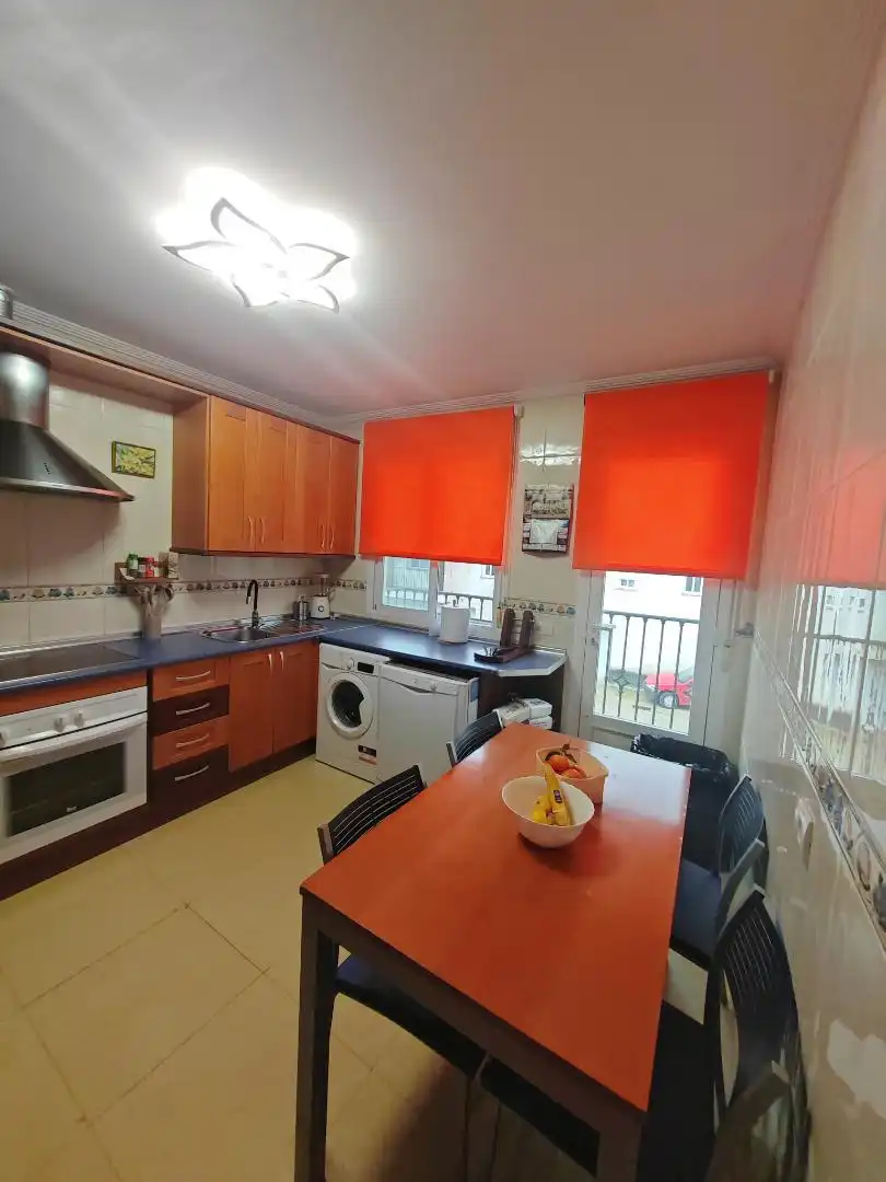 Casa adosada en venta en Calle Independencia, 24, Santa Cruz de Mudela Cocina de Casa adosada en venta en Santa Cruz de Mudela con Aire acondicionado, Calefacción y Amueblado