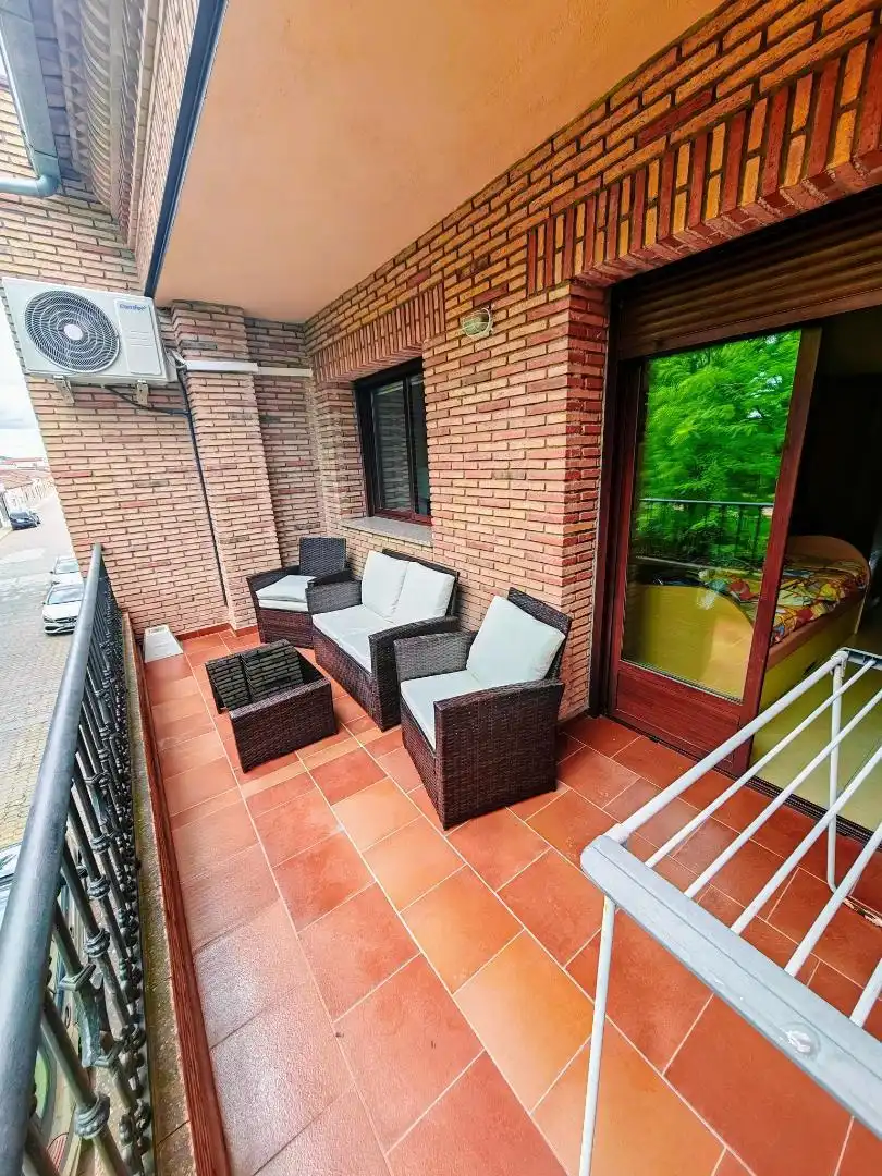 Casa adosada en venta en Calle Independencia, 24, Santa Cruz de Mudela Terraza de Casa adosada en venta en Santa Cruz de Mudela con Aire acondicionado, Calefacción y Amueblado