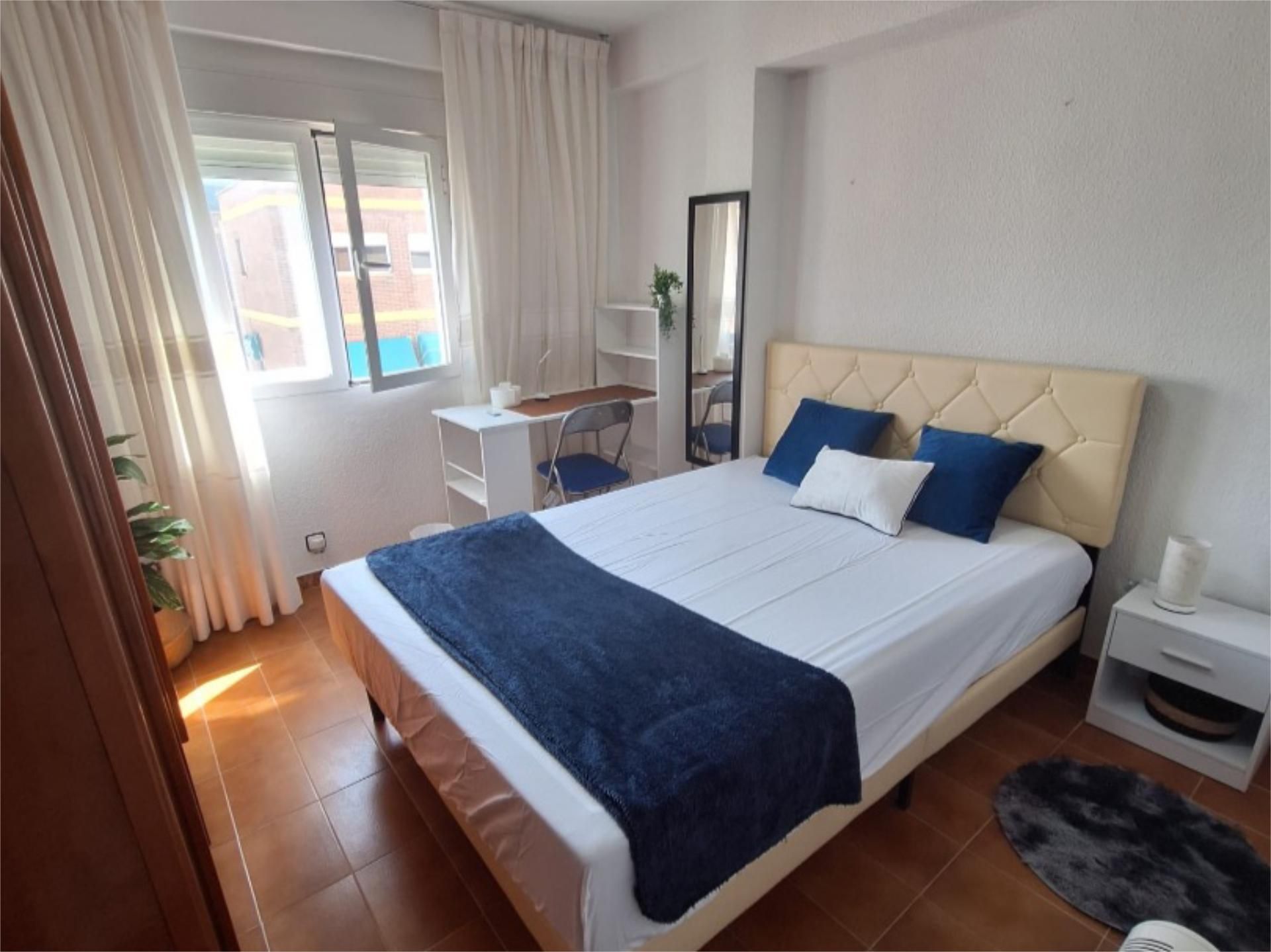 Bedroom of Flat to share in Alcalá de Henares  with Heating and Furnished
