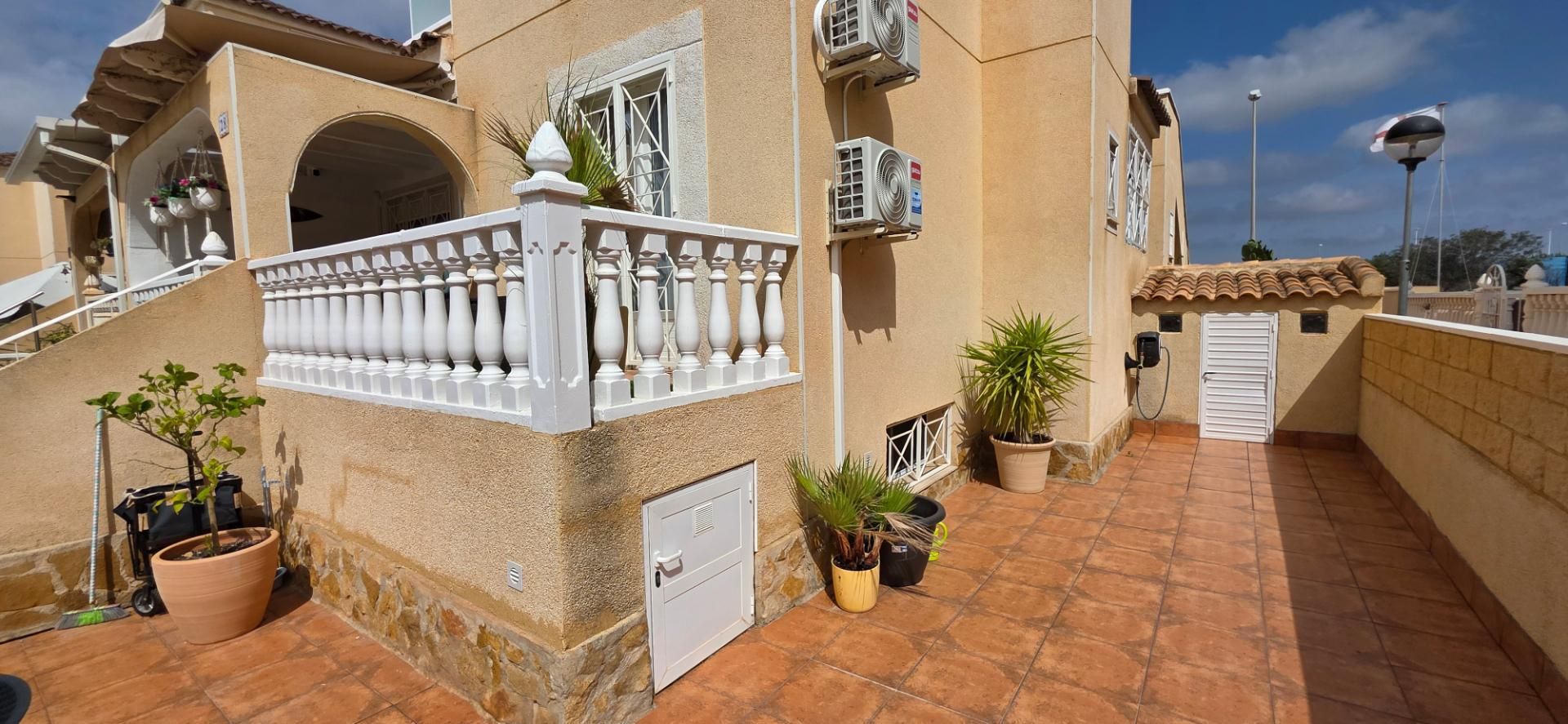 Exterior view of House or chalet for sale in Orihuela  with Terrace
