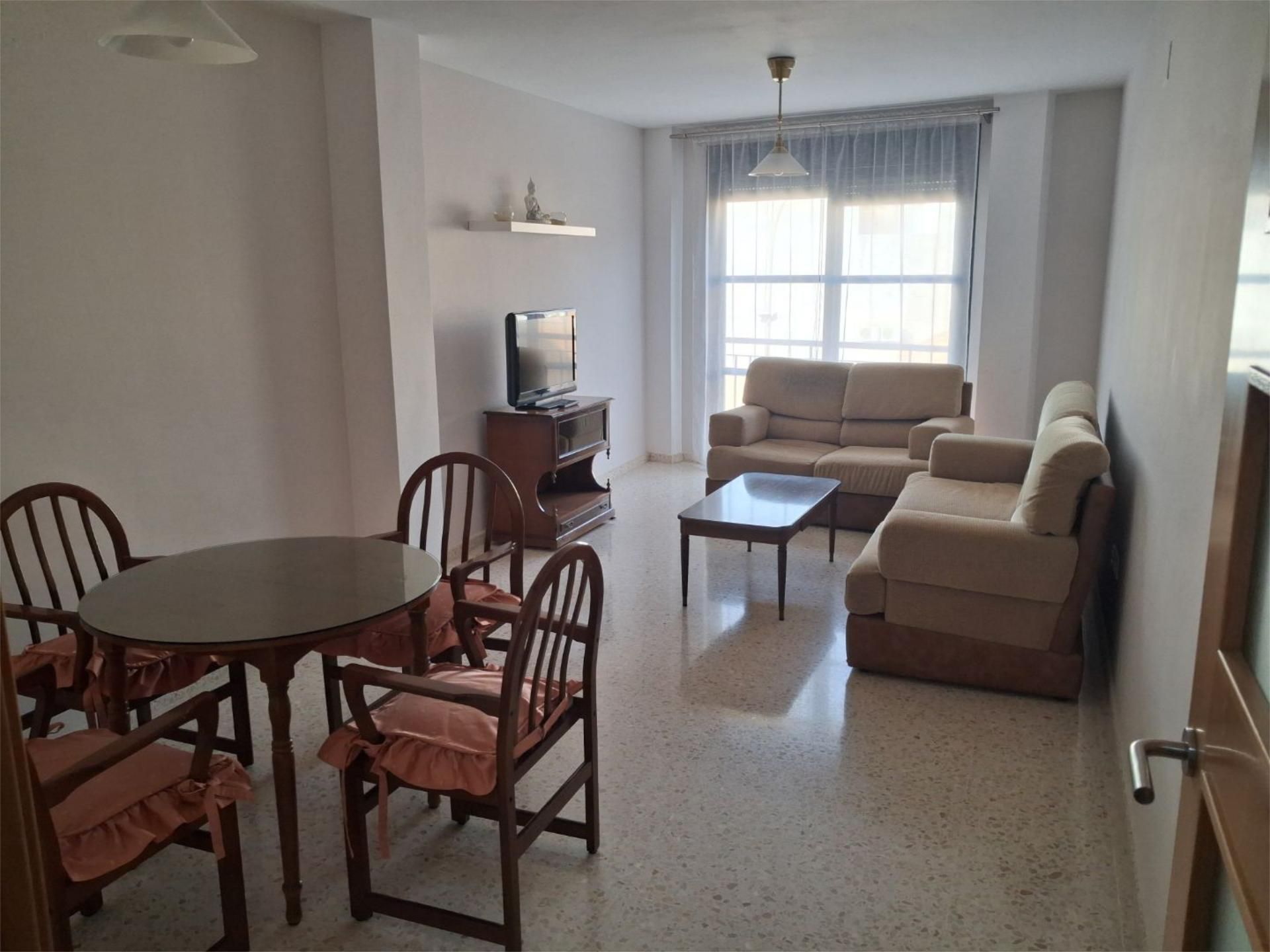 Sala de estar de Piso para compartir en Alcalá del Río con Aire acondicionado, Calefacción y Amueblado