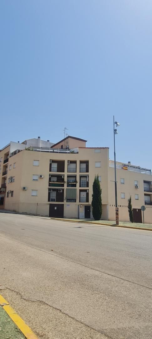 Vista exterior de Pis en venda en Bailén amb Aire condicionat i Balcó