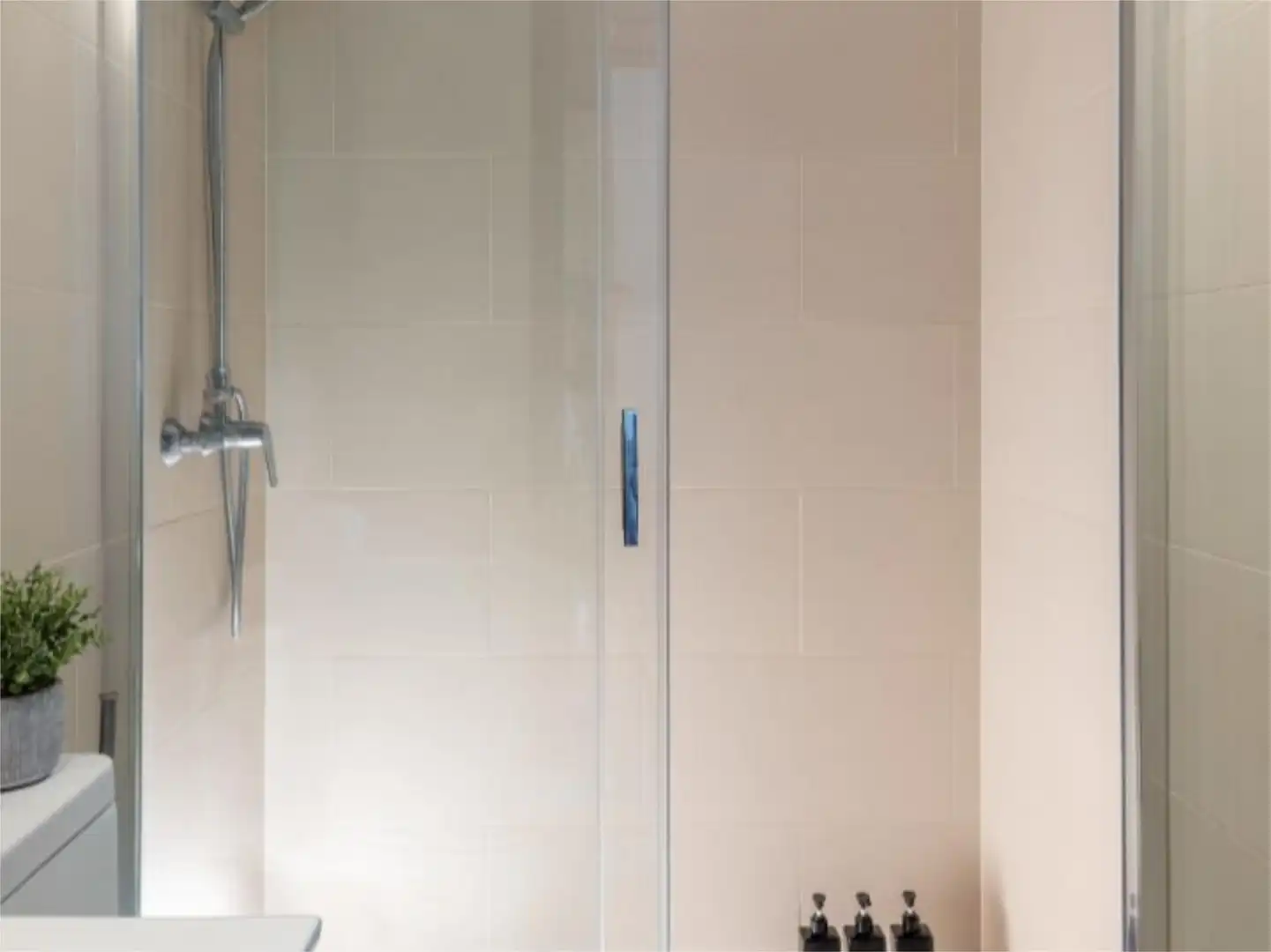 Flat for rent in Callejón Juan de Oviedo, 1, San Lorenzo Bathroom of Flat for rent in Sevilla with Heating, Parquet flooring and Terrace