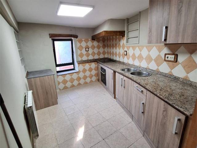 Piso en Venta en Celas, 83 en Parroquias rurales