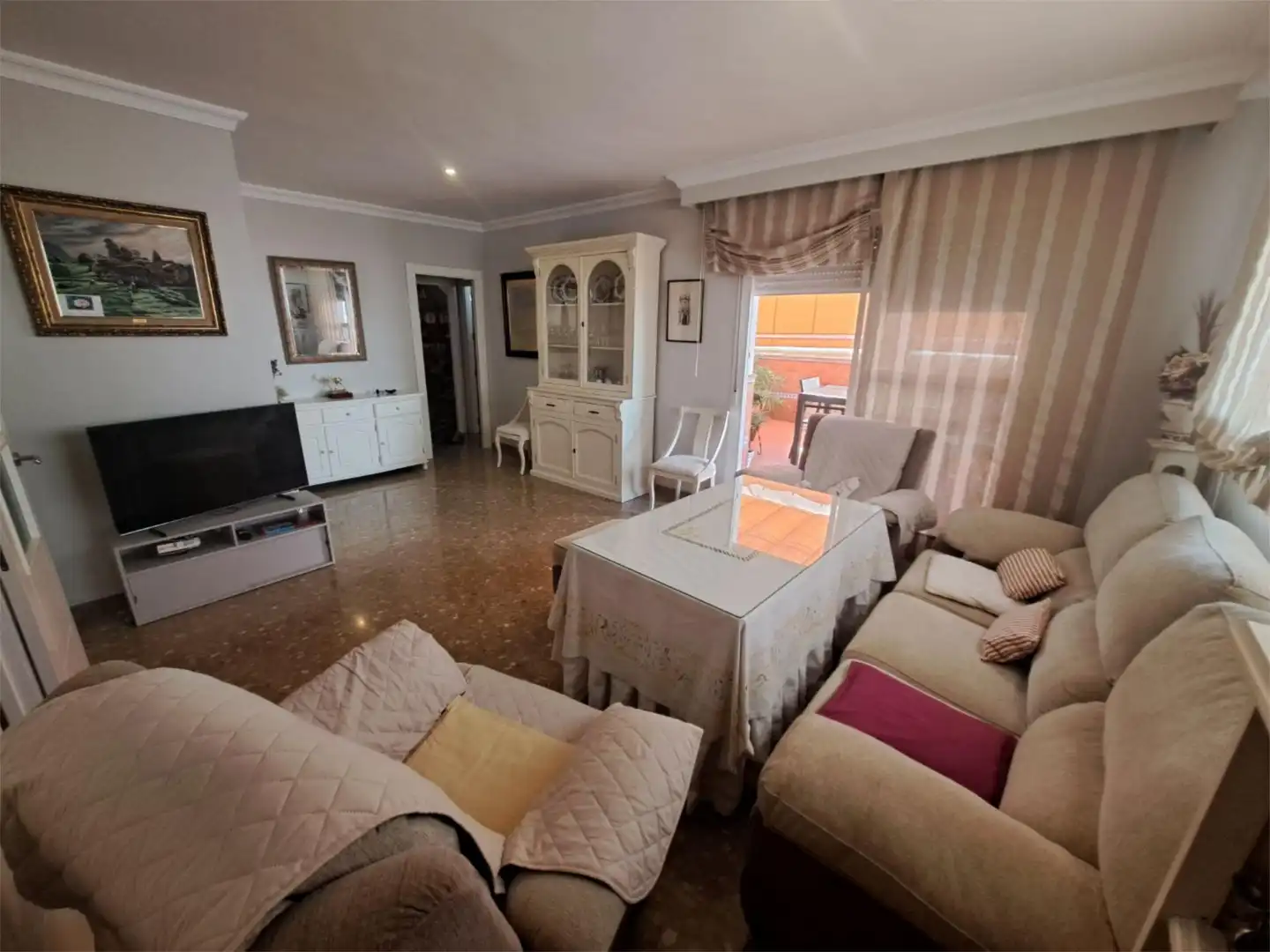 Flat for sale in Plaza el Polvorón, 1, Morón de la Frontera Living room of Flat for sale in Morón de la Frontera with Air Conditioner and Terrace