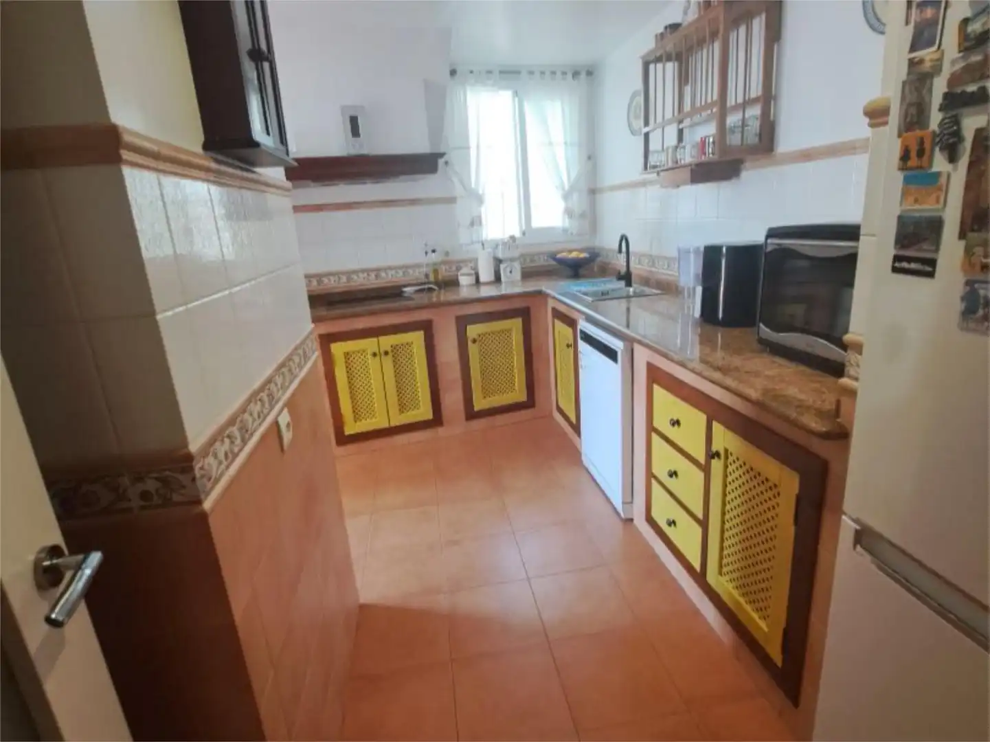 Flat for sale in Plaza el Polvorón, 1, Morón de la Frontera Kitchen of Flat for sale in Morón de la Frontera with Air Conditioner and Terrace
