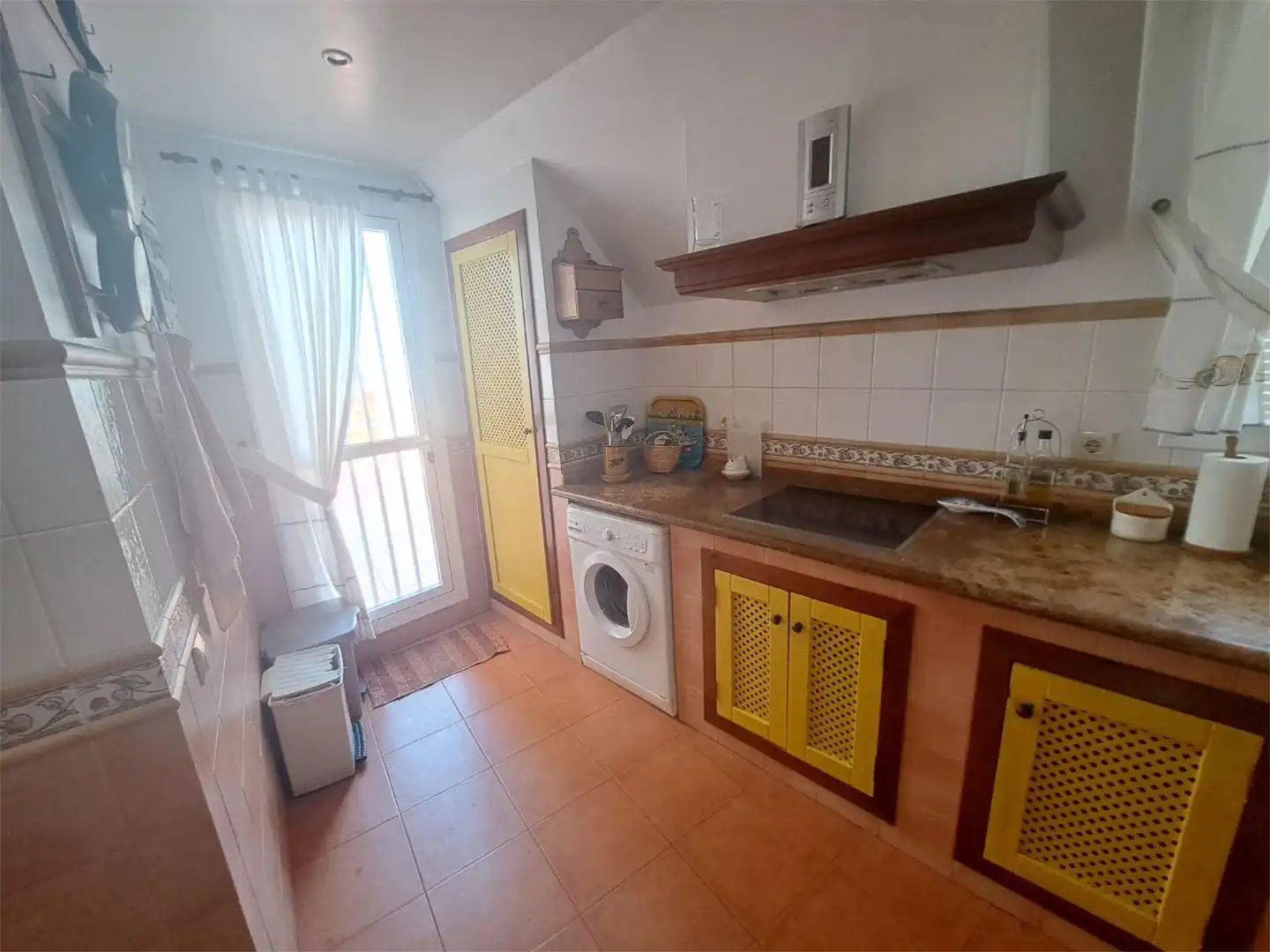 Flat for sale in Plaza el Polvorón, 1, Morón de la Frontera Kitchen of Flat for sale in Morón de la Frontera with Air Conditioner and Terrace
