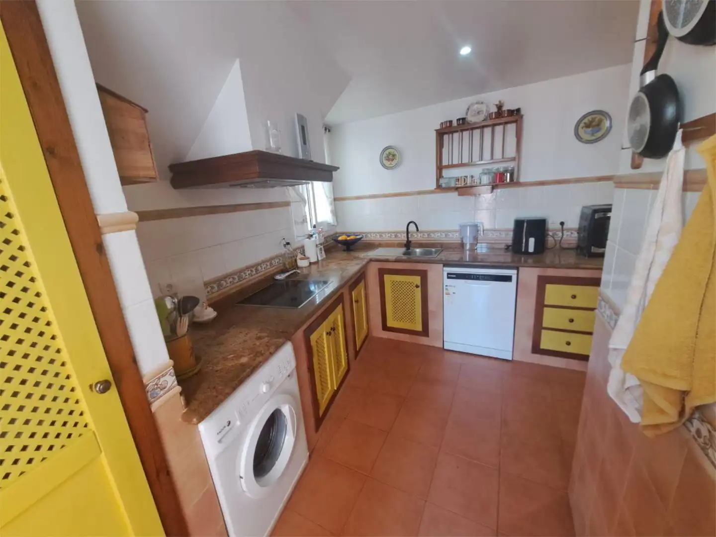 Flat for sale in Plaza el Polvorón, 1, Morón de la Frontera Kitchen of Flat for sale in Morón de la Frontera with Air Conditioner and Terrace