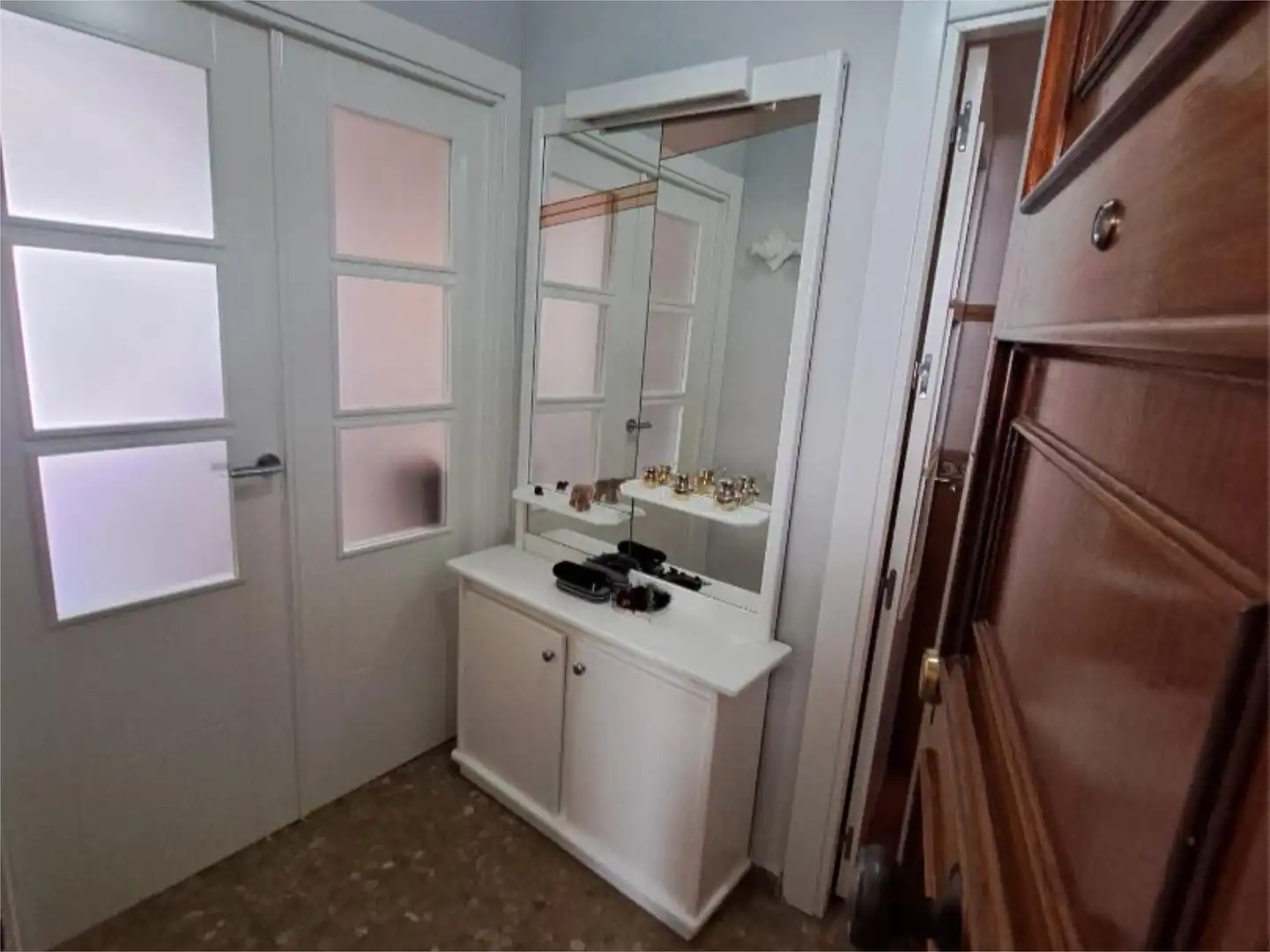 Flat for sale in Plaza el Polvorón, 1, Morón de la Frontera Bathroom of Flat for sale in Morón de la Frontera with Air Conditioner and Terrace