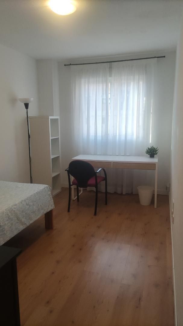 Flat to share in Avenida de Madrid, 25, Centro