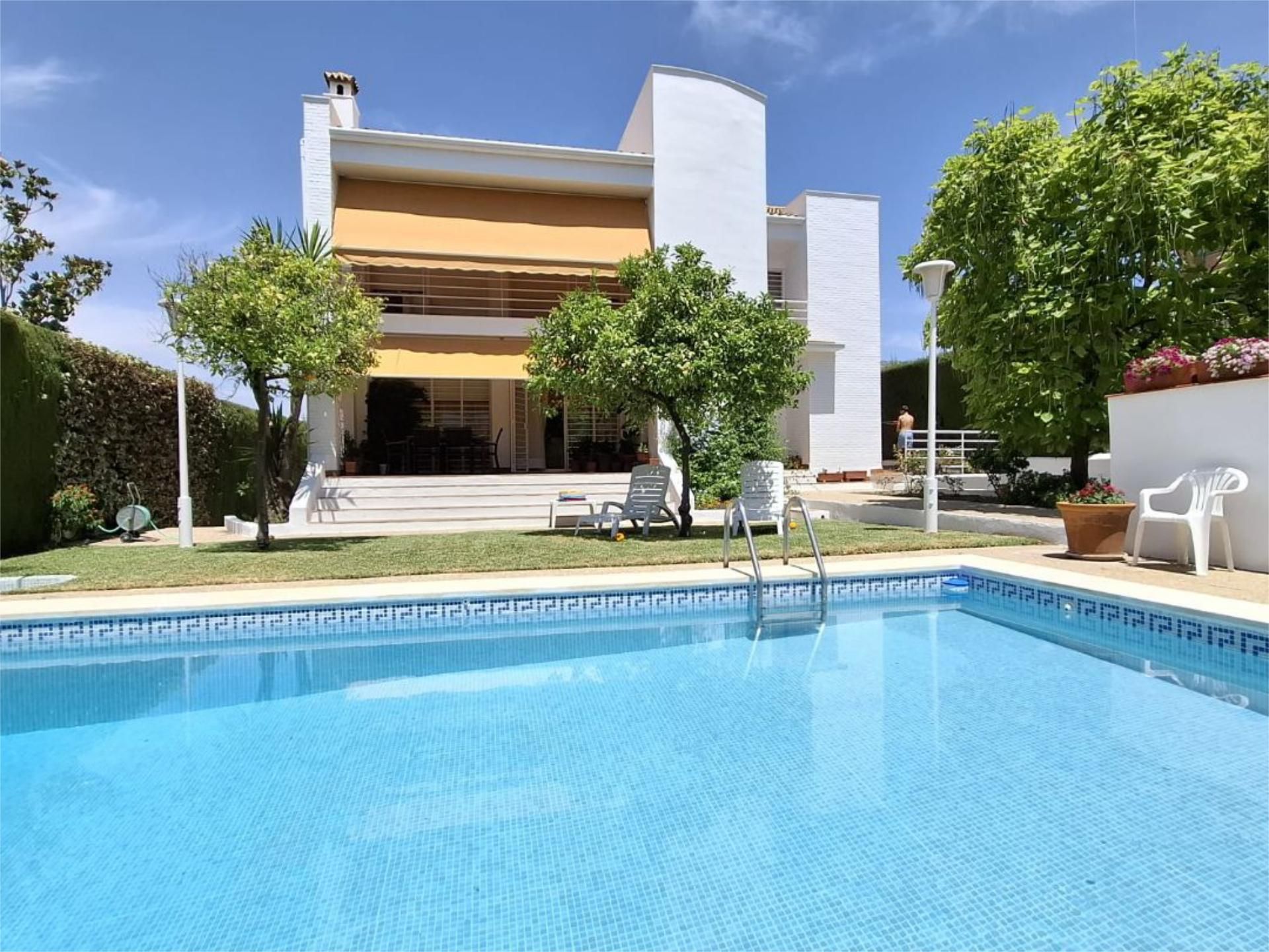 Piscina de Casa o xalet en venda en Cabra amb Aire condicionat, Terrassa i Piscina