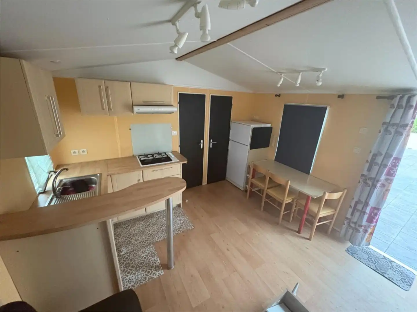 Casa o xalet en venda a Avenida Galicia, 224, Cuatro Vientos Cuina de Casa o xalet en venda en Ponferrada amb Parquet i Moblat