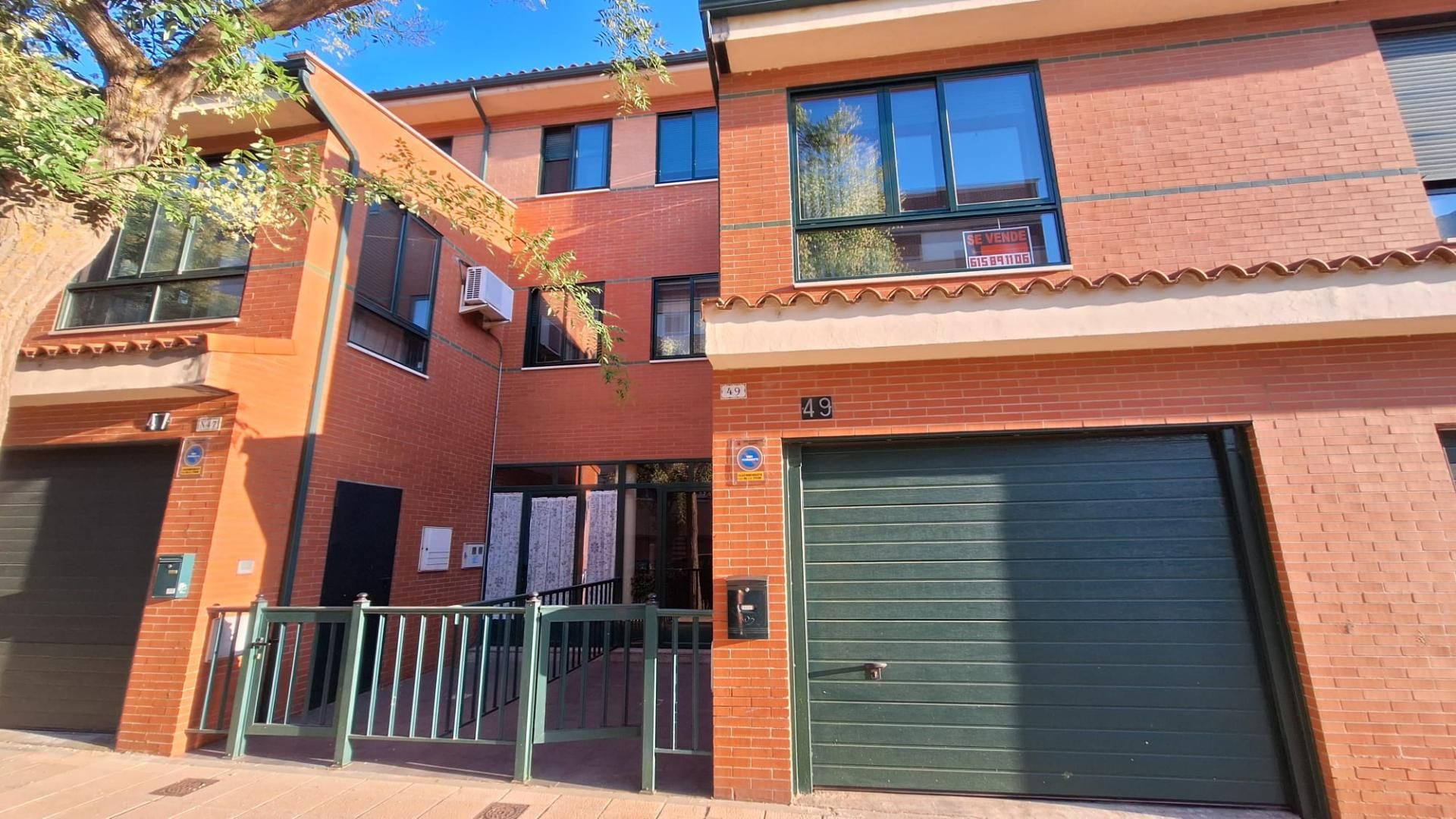 Casa adosada en venta en Calle Alcalde Navarro González, 49, Tejares - Chamberí - Alcades