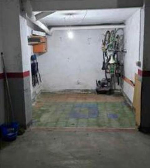 Foto 2 de Garaje de alquiler en Requena, Valencia