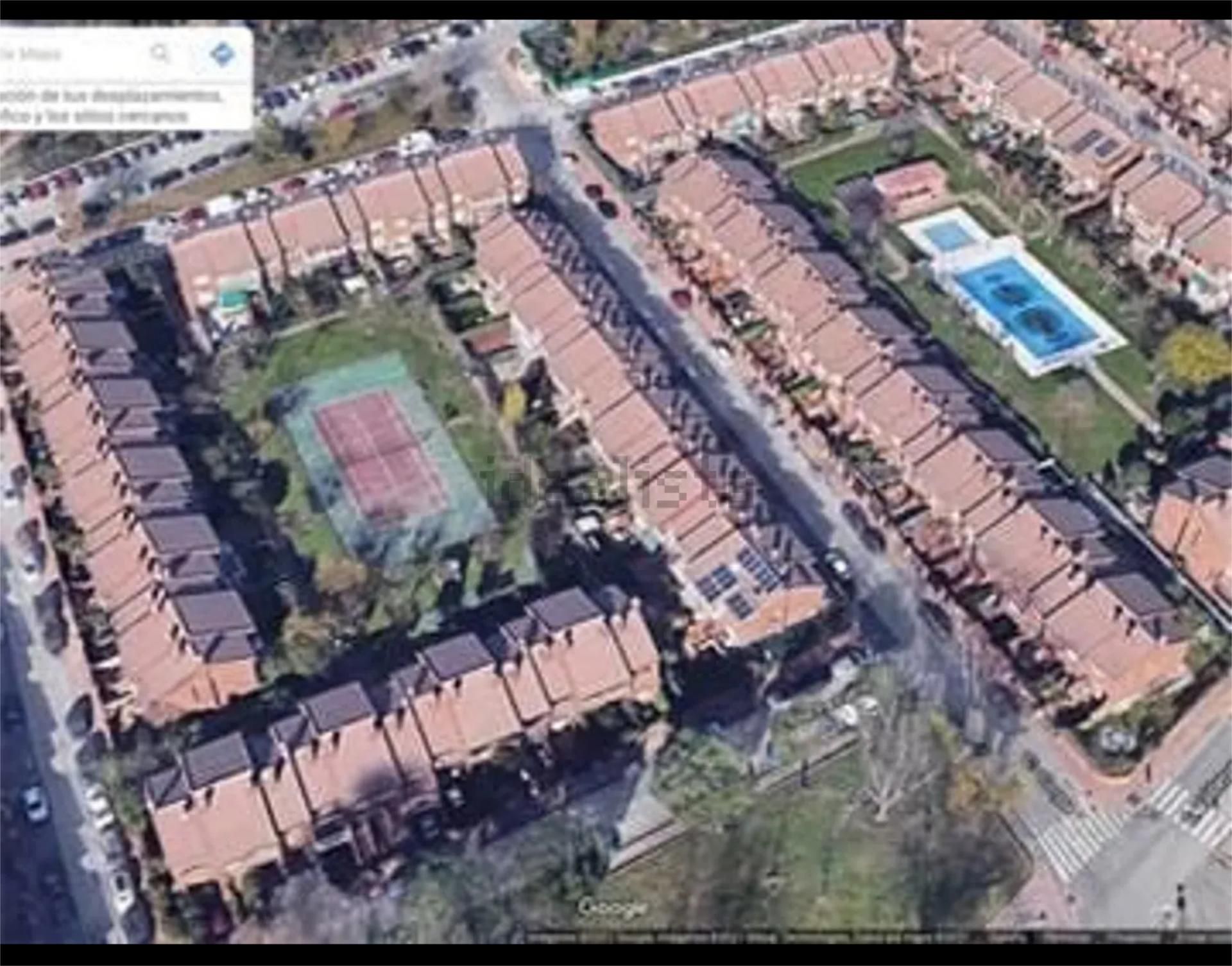 Vista exterior de Casa adosada en venda en Alcalá de Henares amb Aire condicionat